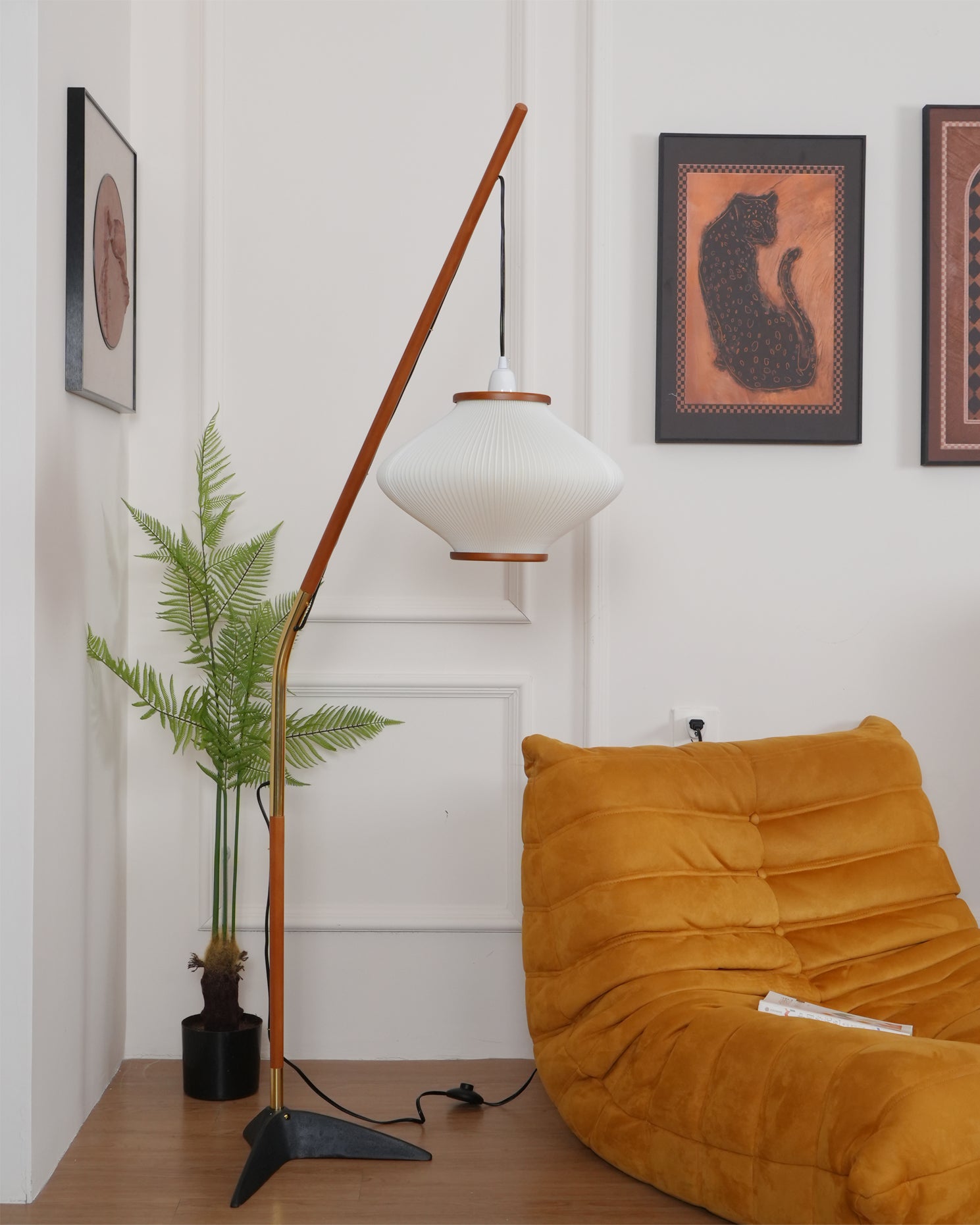 Ervenil Mid Century Wood & Glass Floor Lamp-Neutral Decor