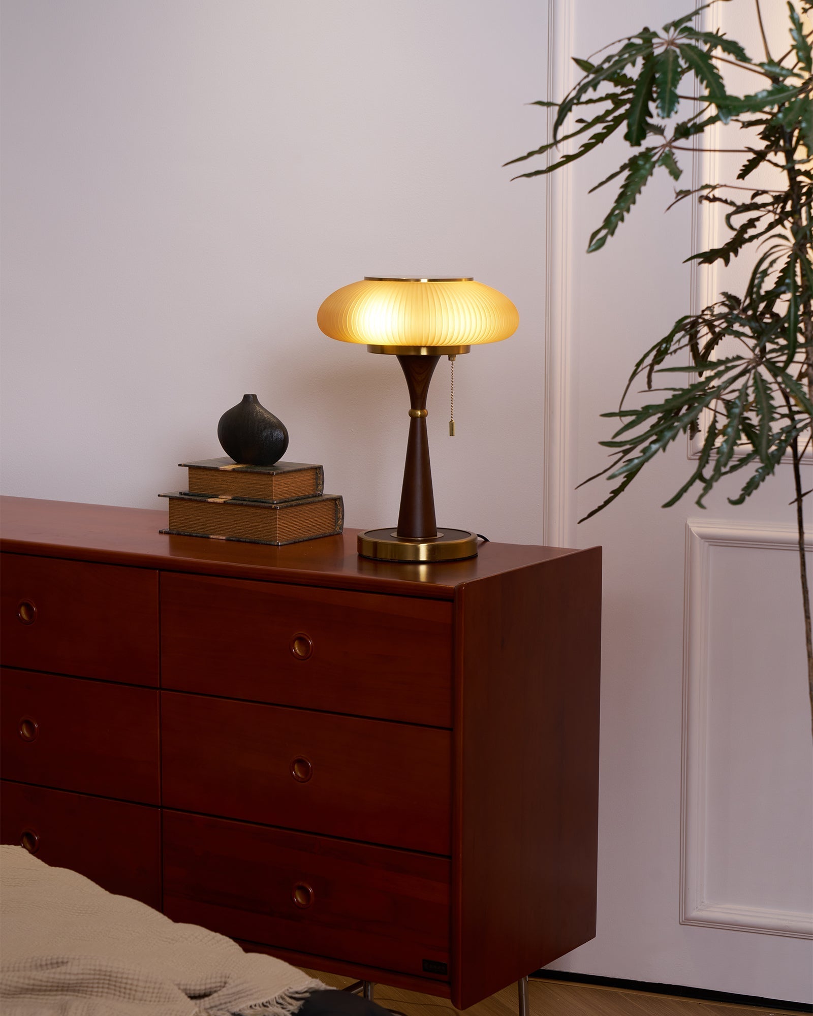 Vevelo Wood Vintage Table Lamp-Neutral Decor