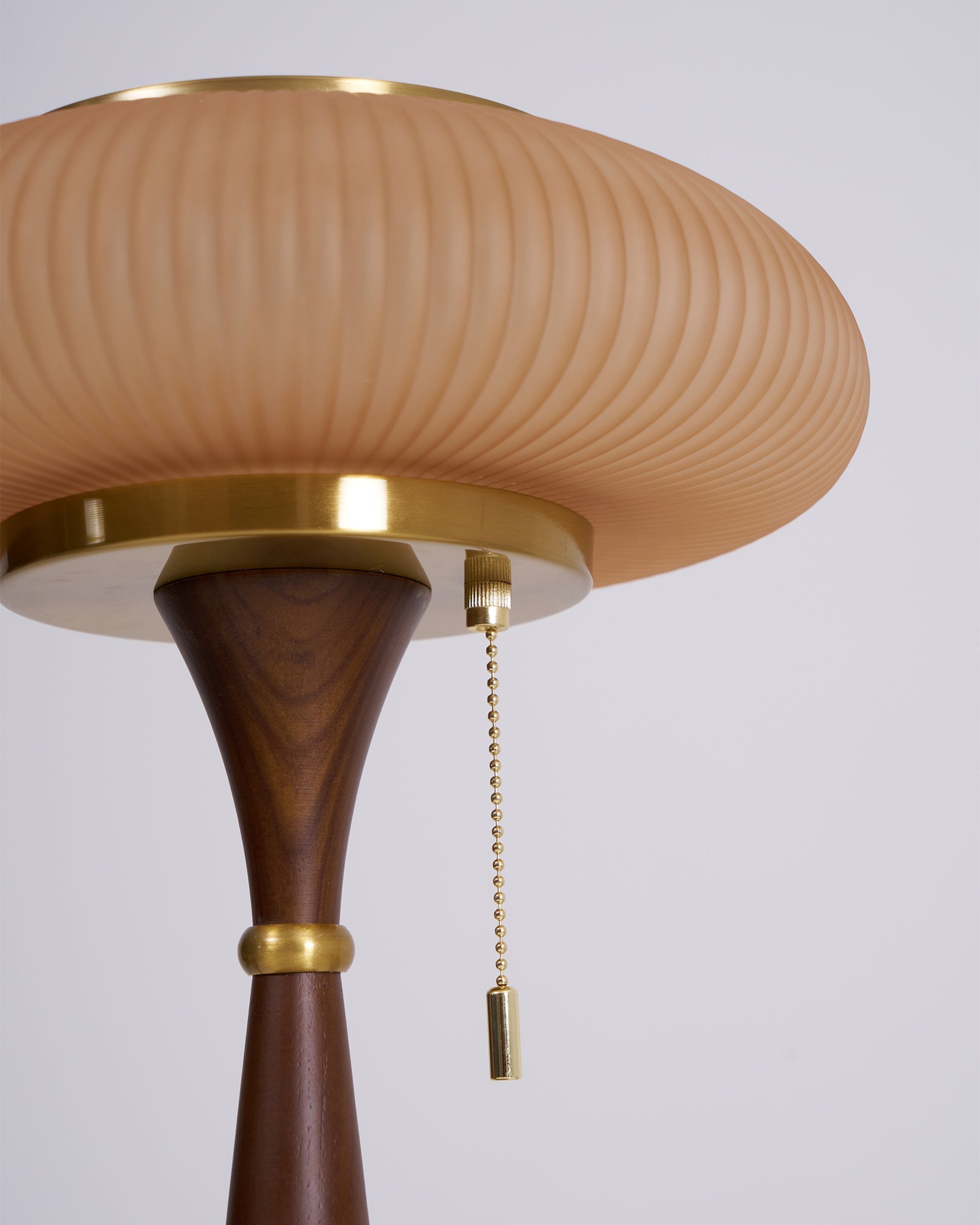 Vevelo Wood Vintage Table Lamp-Neutral Decor