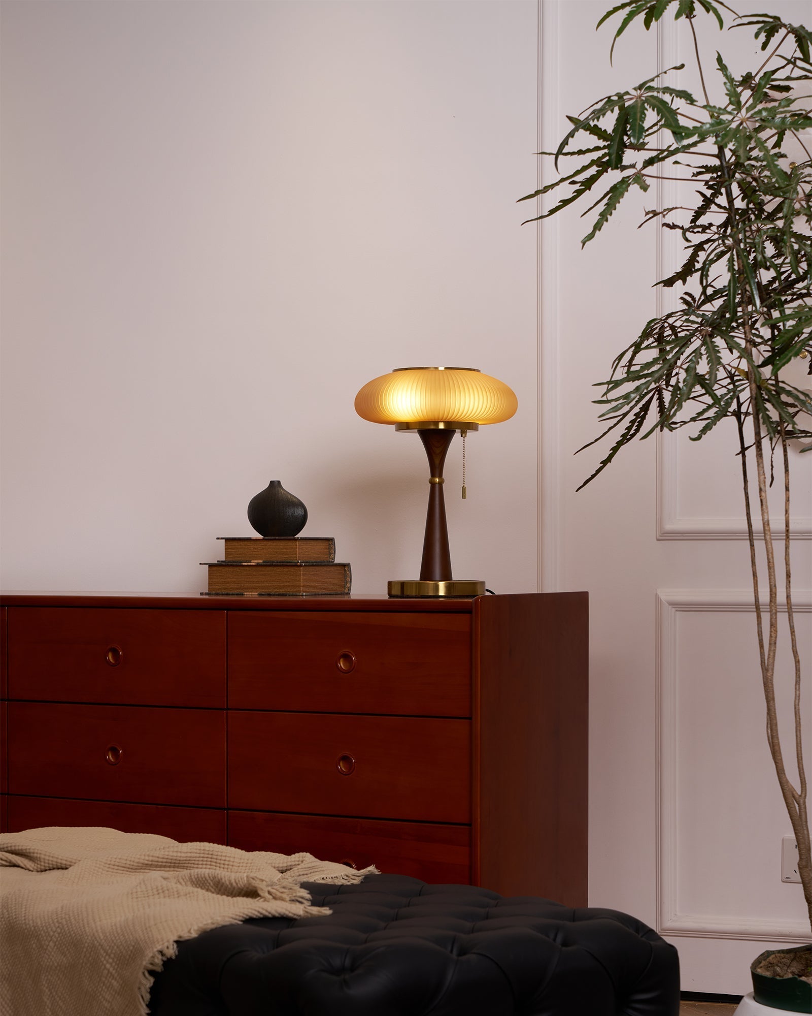 Vevelo Wood Vintage Table Lamp-Neutral Decor