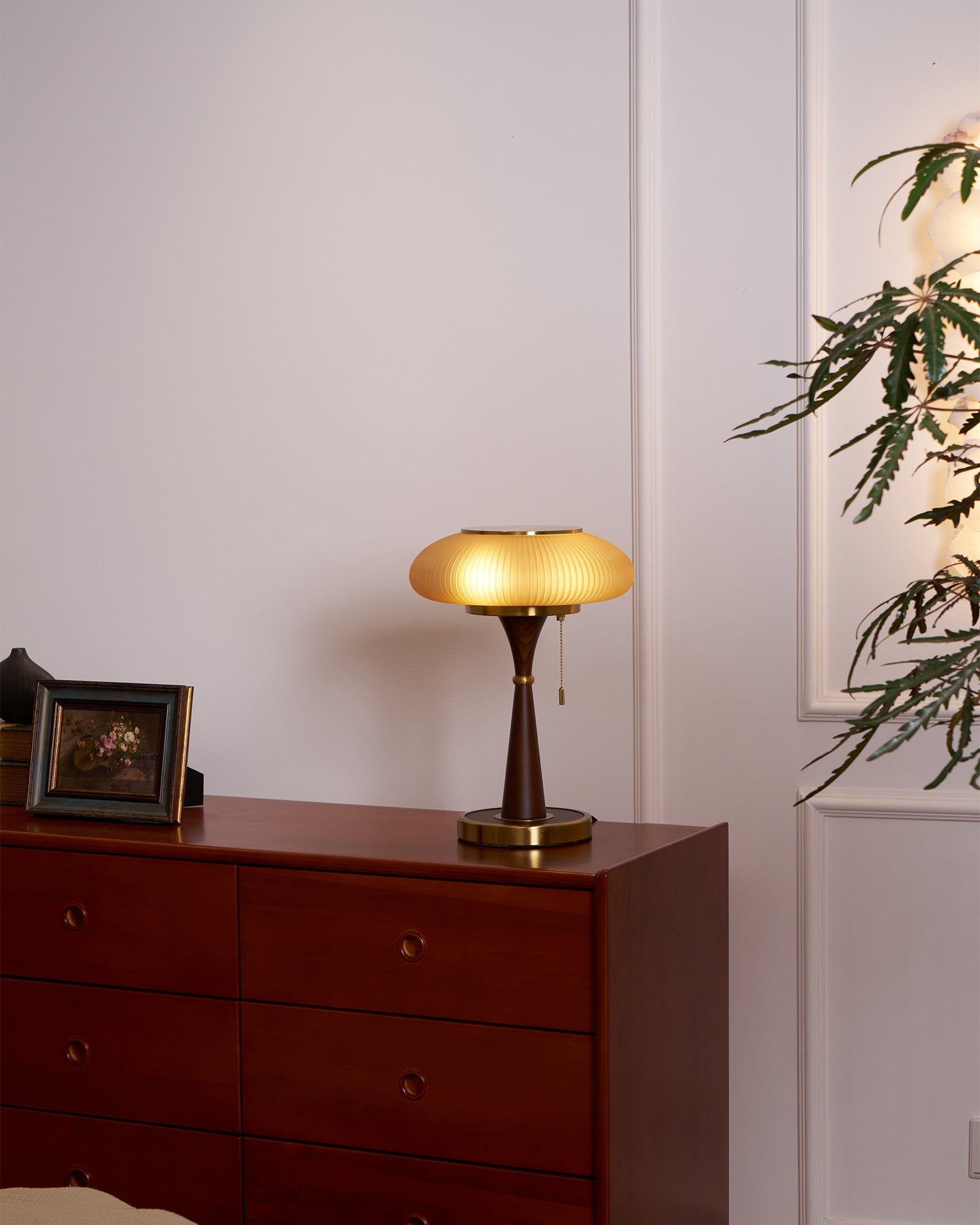 Vevelo Wood Vintage Table Lamp-Neutral Decor