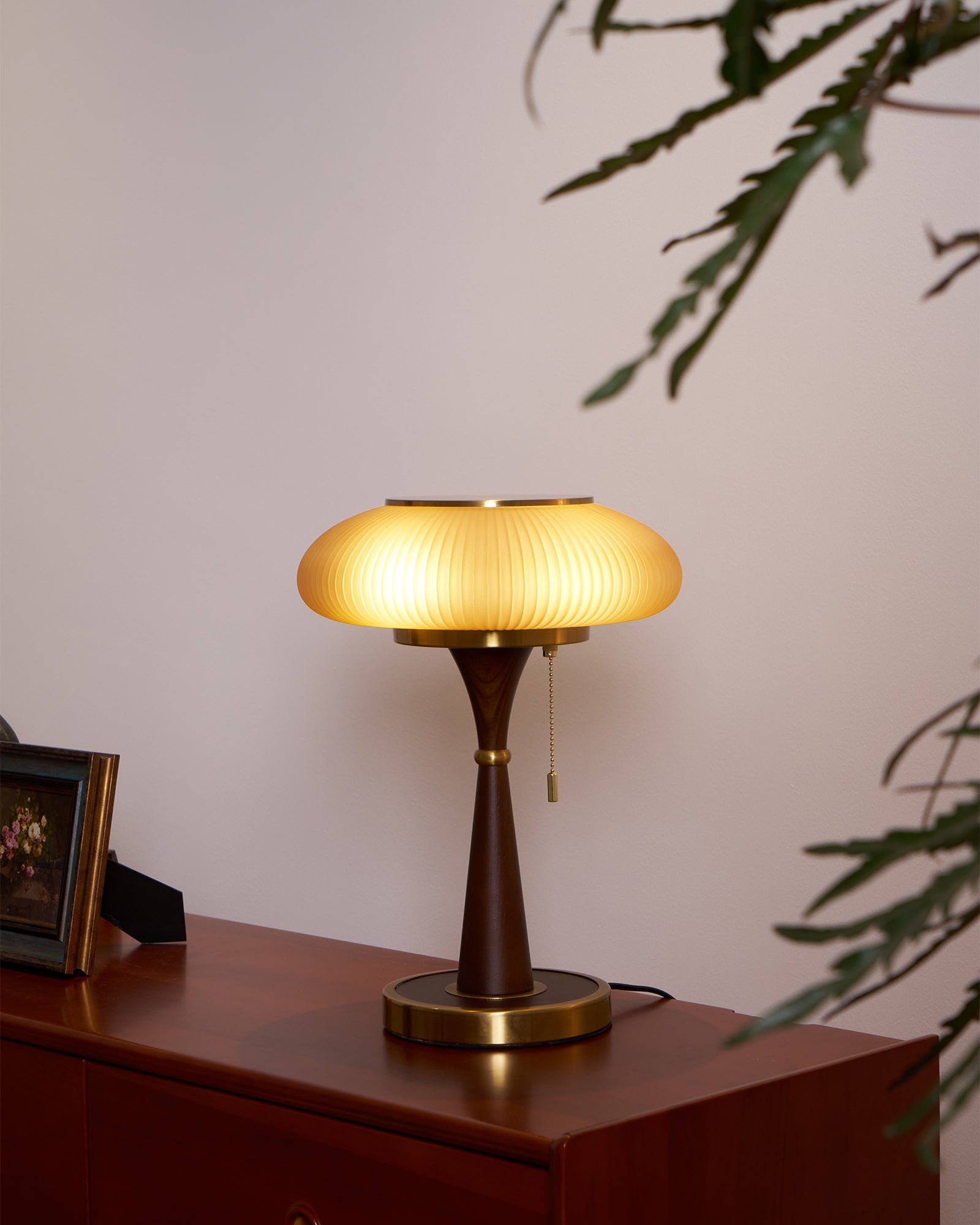 Vevelo Wood Vintage Table Lamp-Neutral Decor
