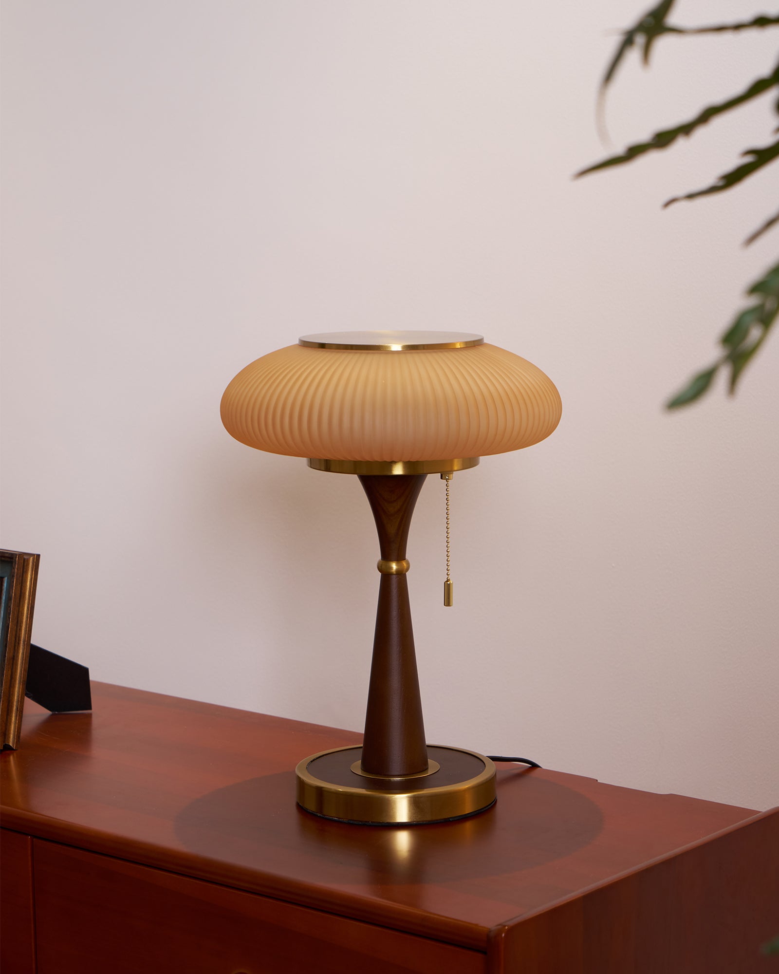 Vevelo Wood Vintage Table Lamp-Neutral Decor