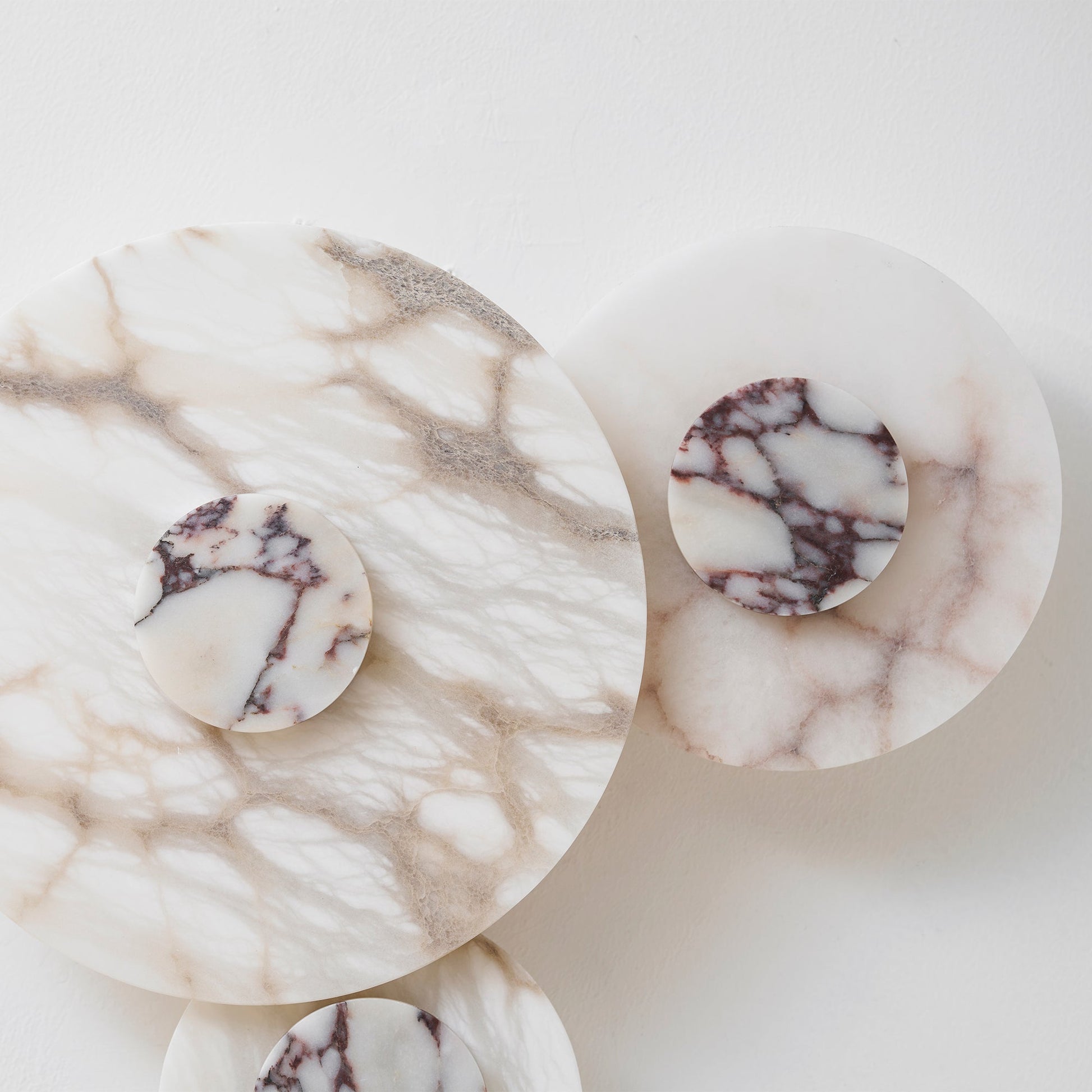 Full product view of the Median Combination Alabaster Wall Lamp.