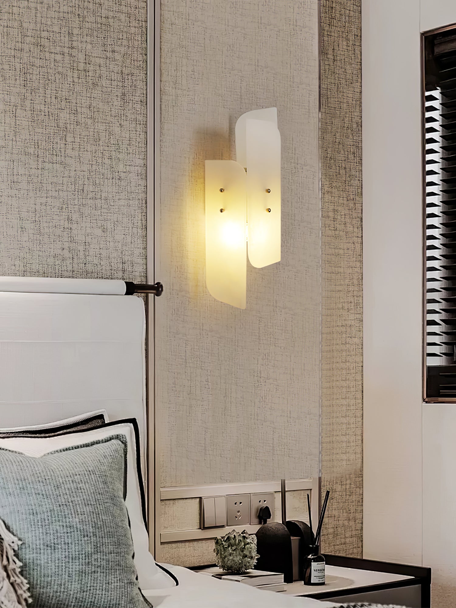 Veyra Alabaster Wall Sconce-Neutral Decor