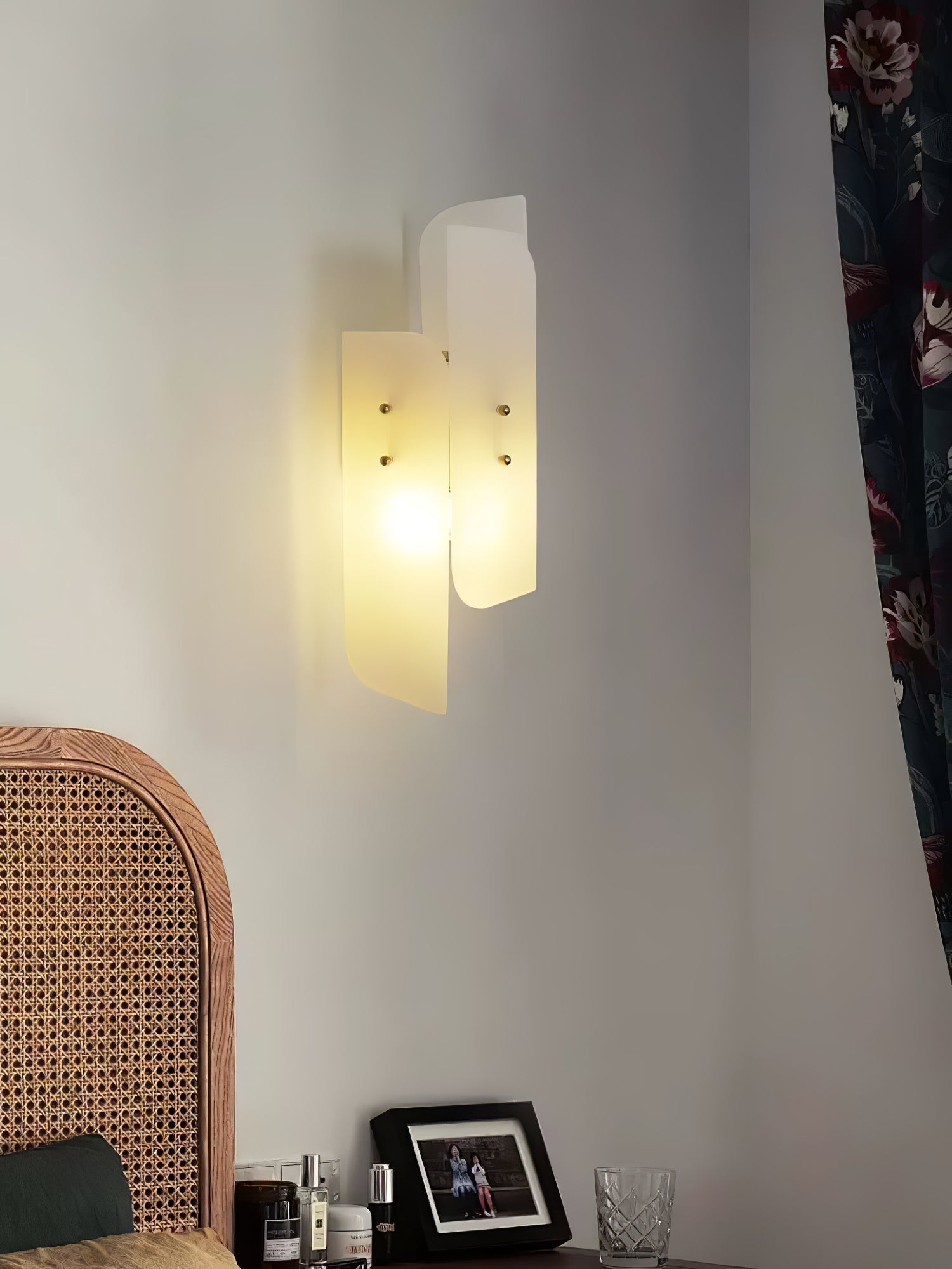 Veyra Alabaster Wall Sconce-Neutral Decor