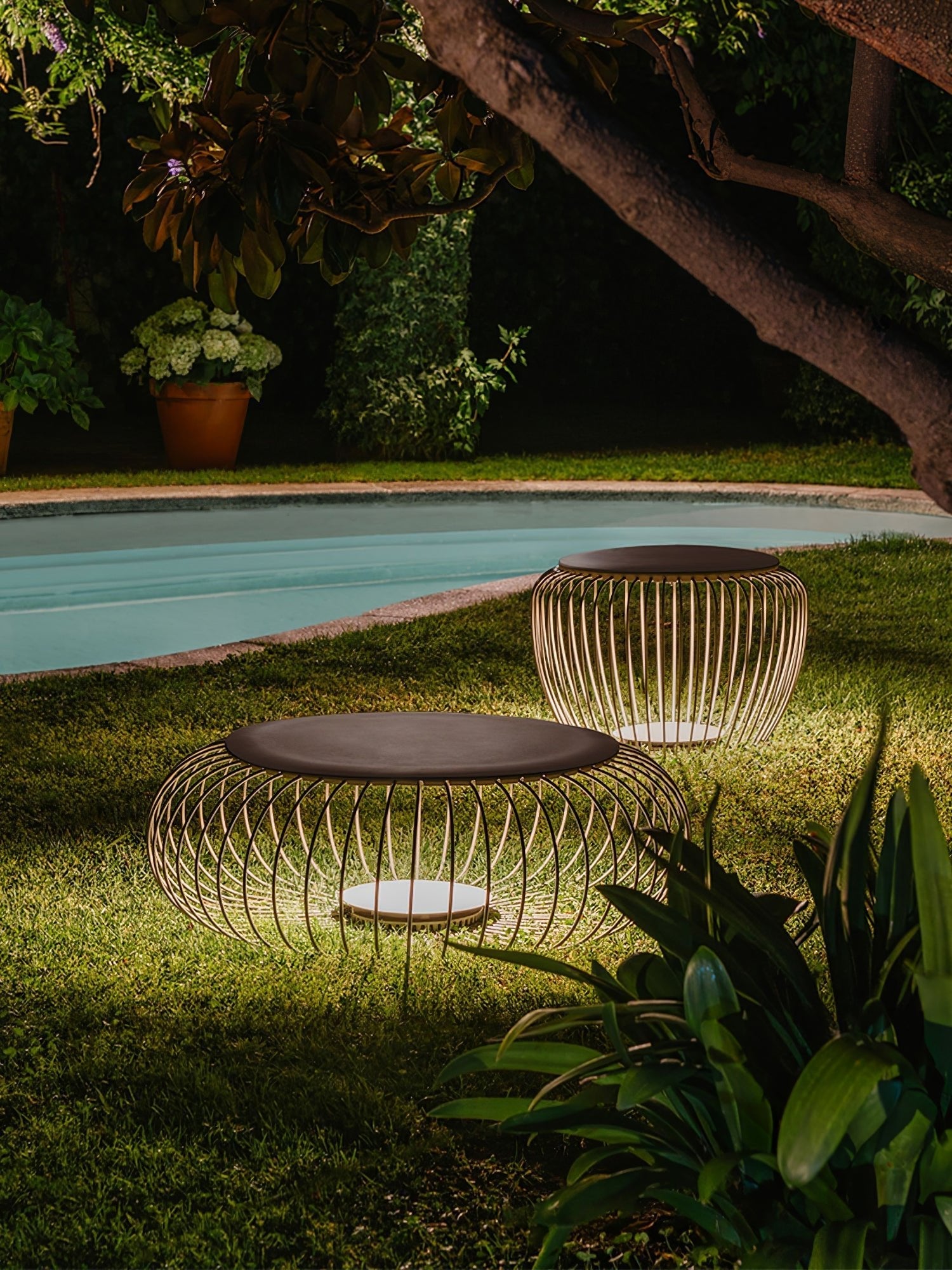 Piper Modern Outdoor Light-Neutral Decor