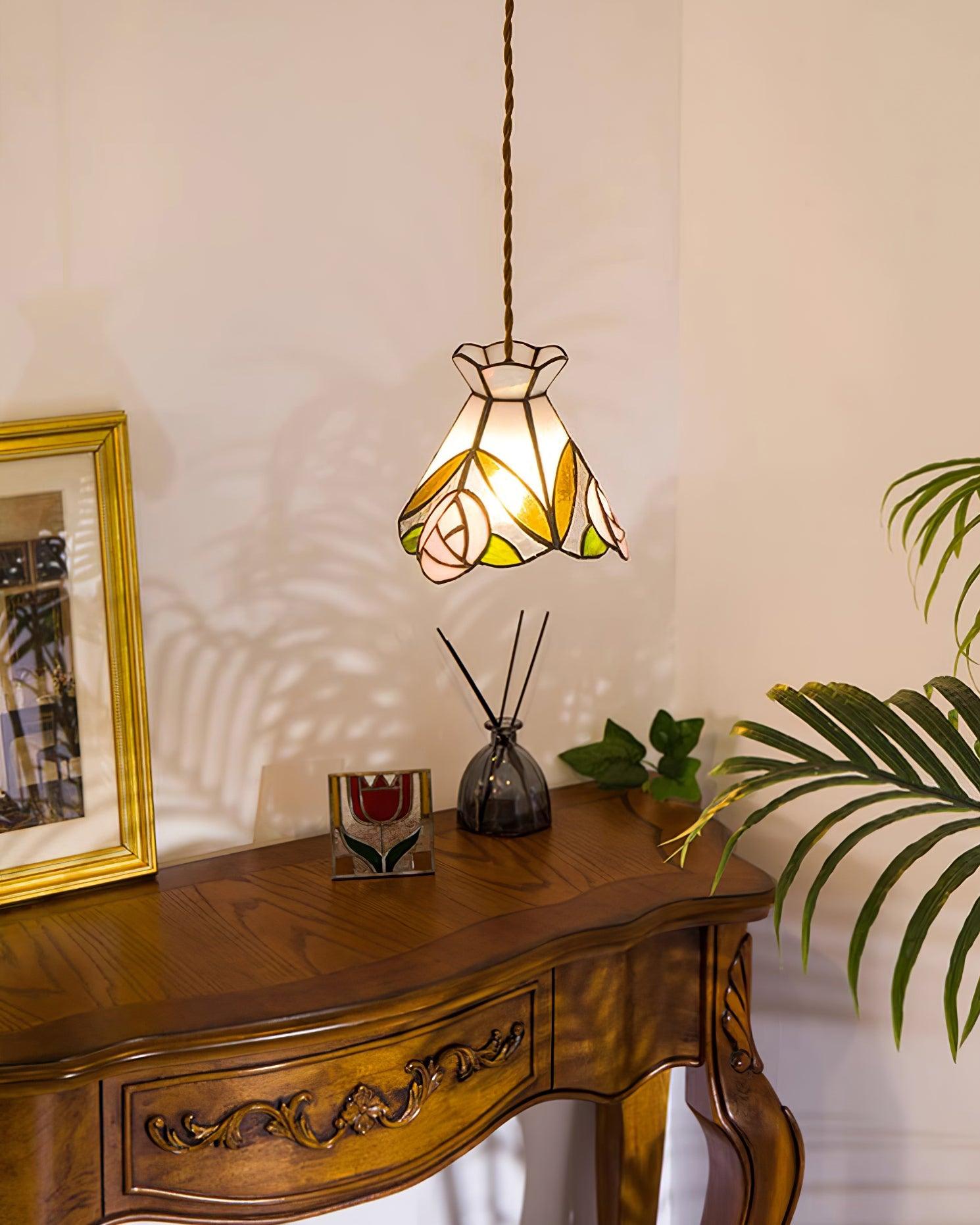 Tiffy Pendant Light