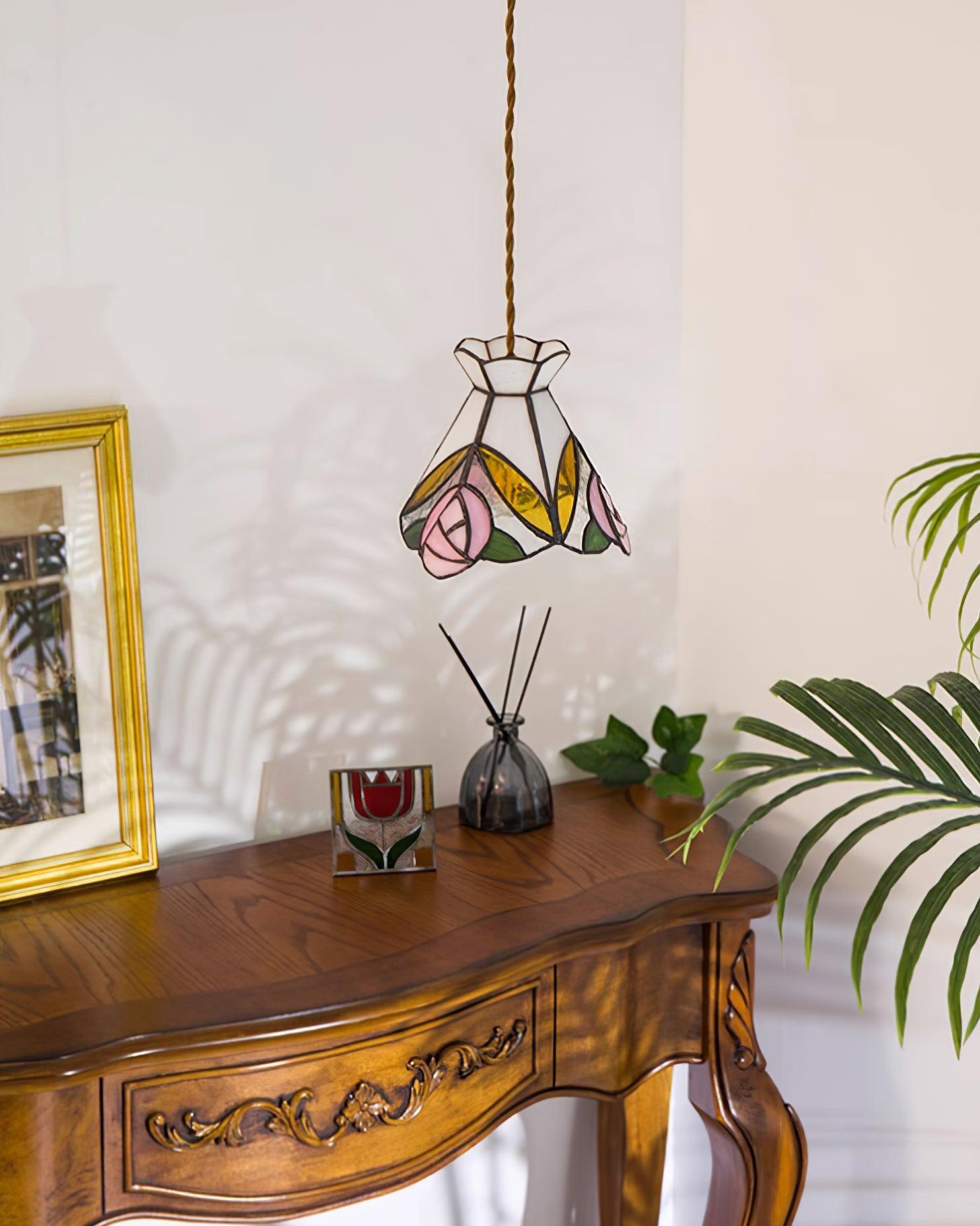 Tiffy Pendant Light
