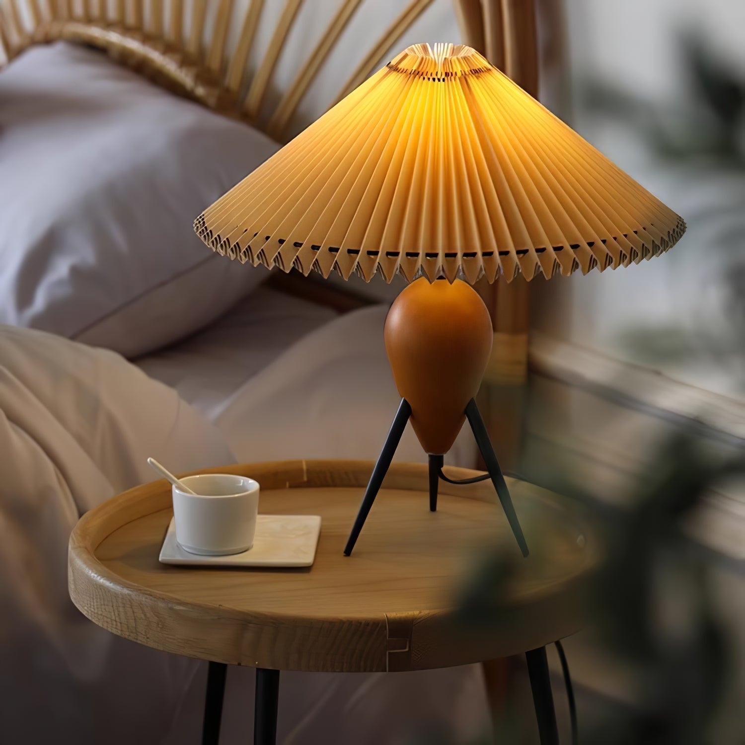 Elyse Wood & Fabric Retro Table Lamp-Neutral Decor