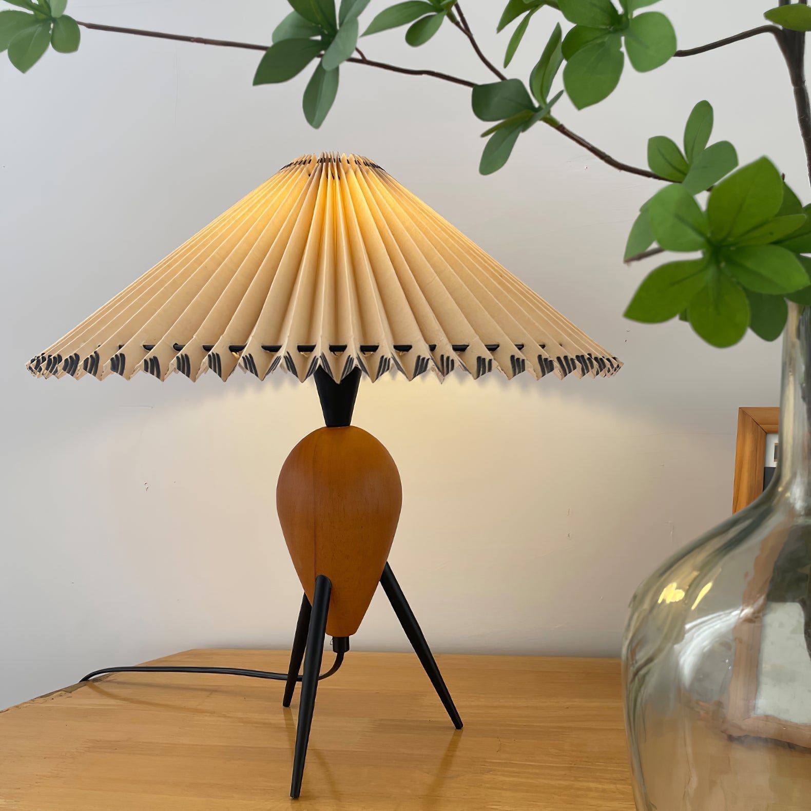 Elyse Wood & Fabric Retro Table Lamp-Neutral Decor