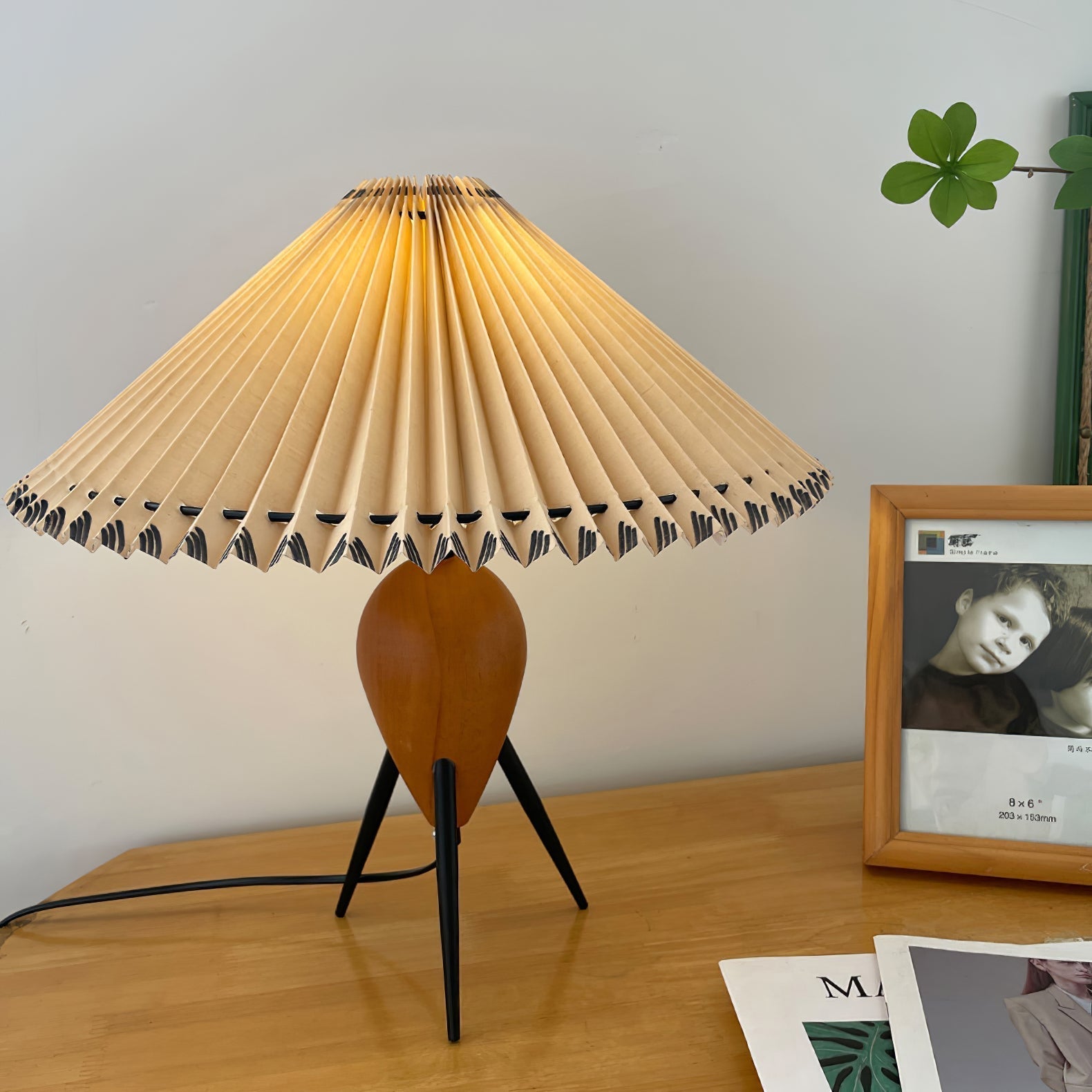 Elyse Wood & Fabric Retro Table Lamp-Neutral Decor