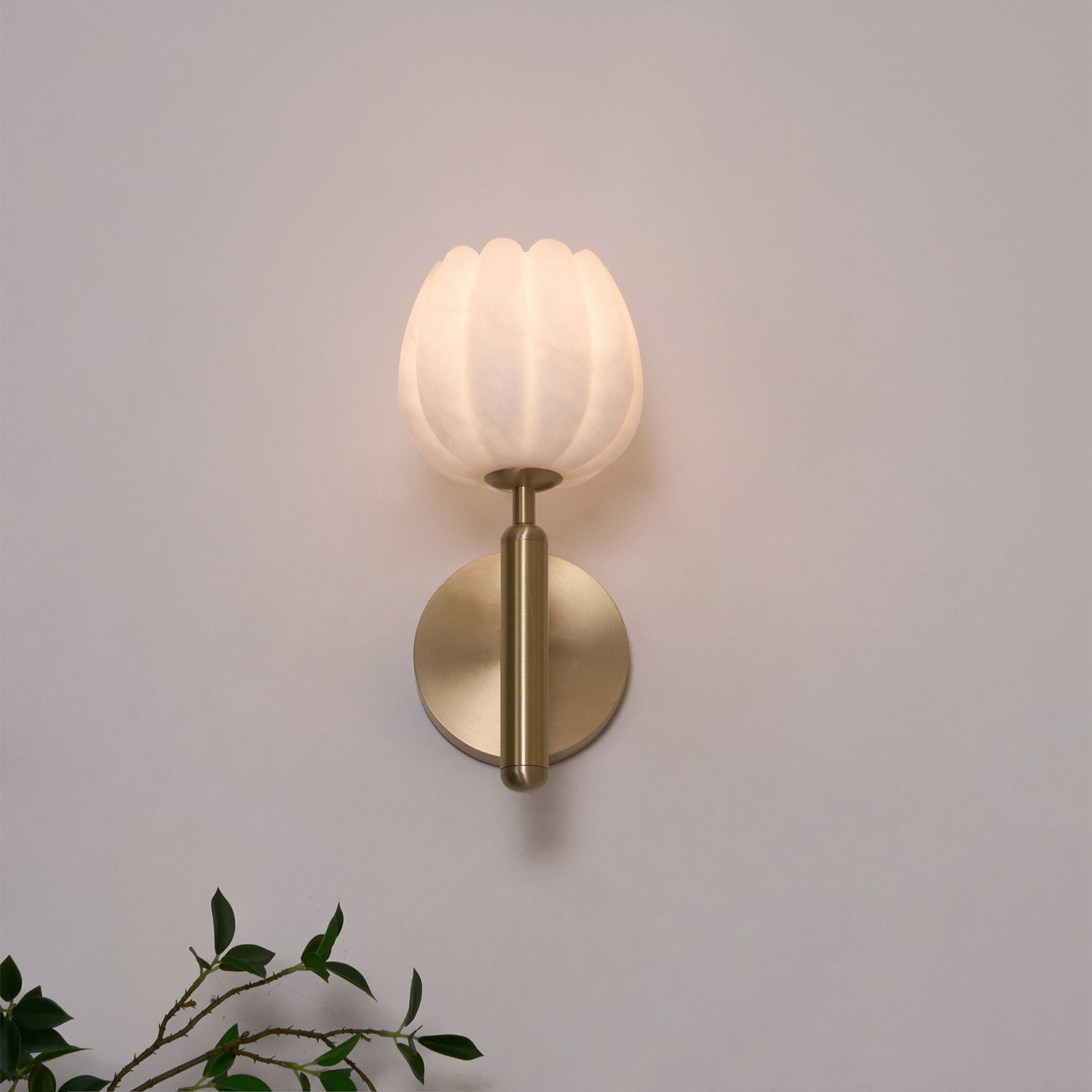 Eurzorion Floral Alabaster Brass Wall Light-Neutral Decor