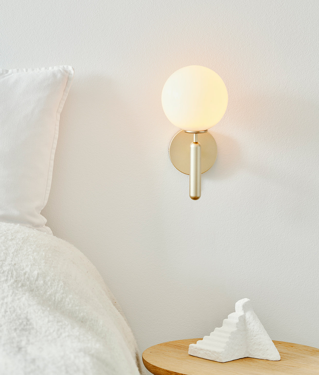 Culorara Modern Minimalist Brass Wall Lamp-Neutral Decor