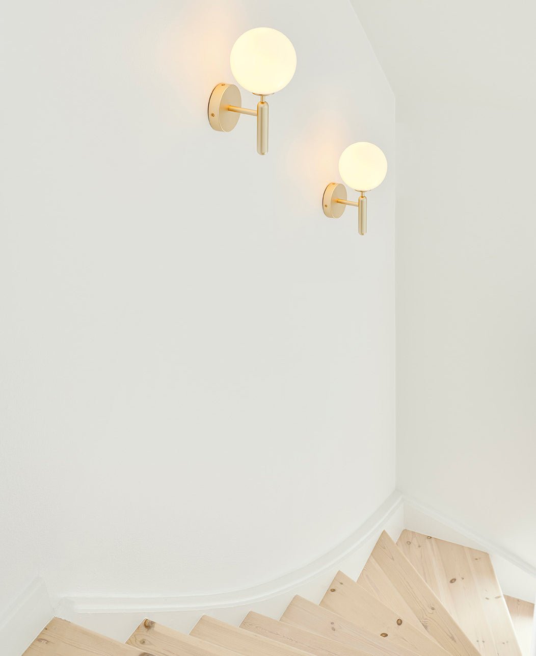 Ilirila Modern Minimalist Brass Glass Wall Light-Neutral Decor