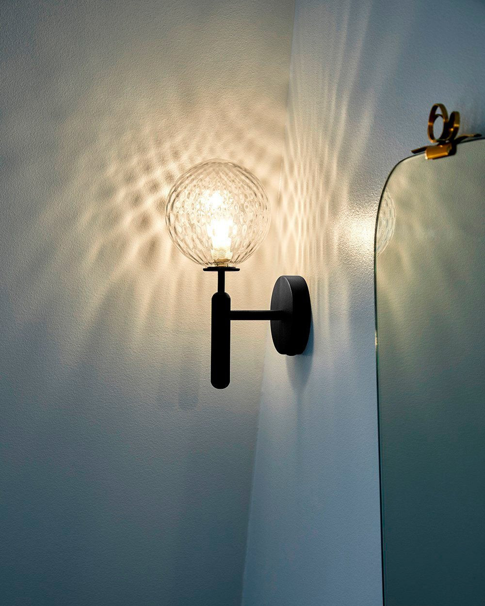 Ilirila Modern Minimalist Brass Glass Wall Light-Neutral Decor