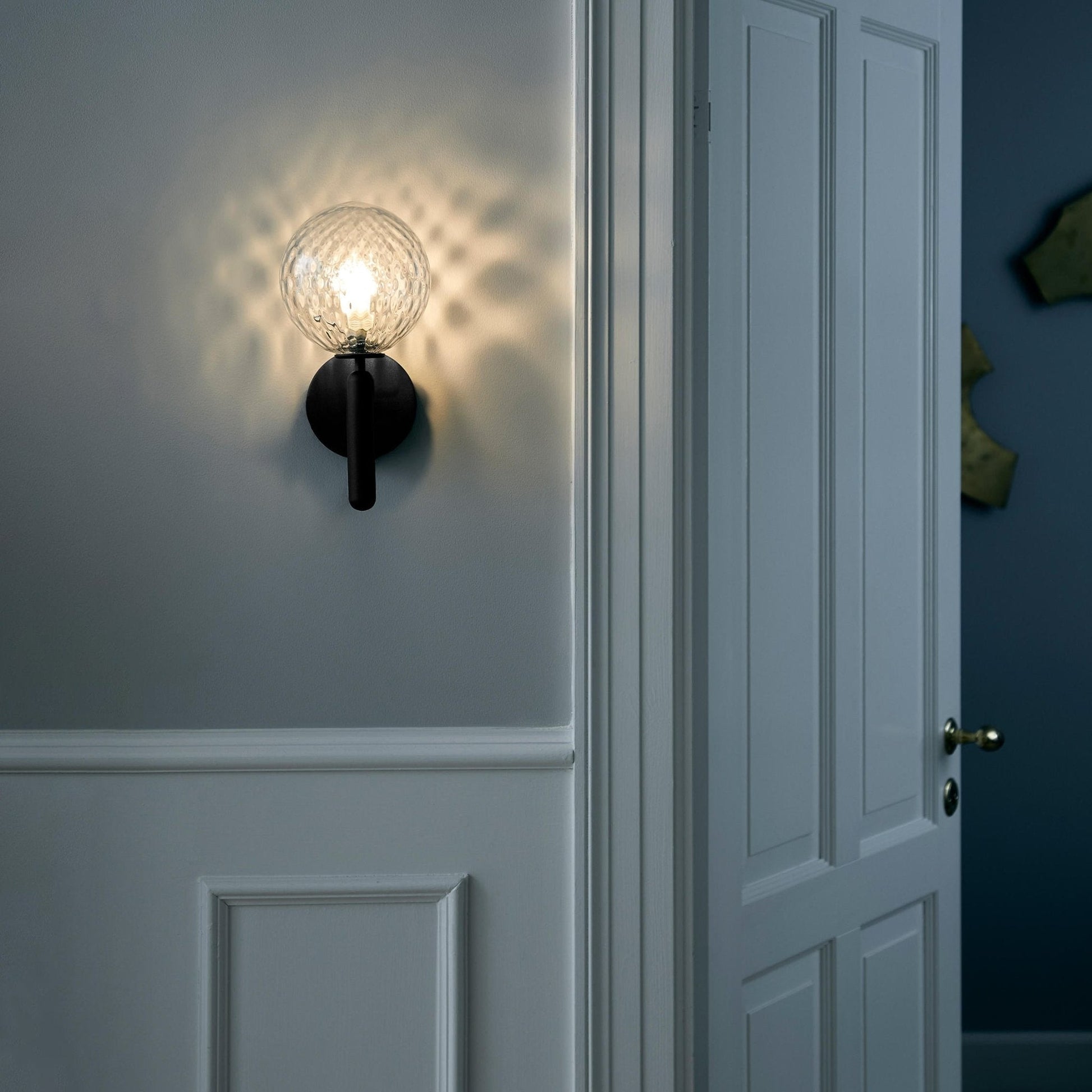 Ilirila Modern Minimalist Brass Glass Wall Light-Neutral Decor