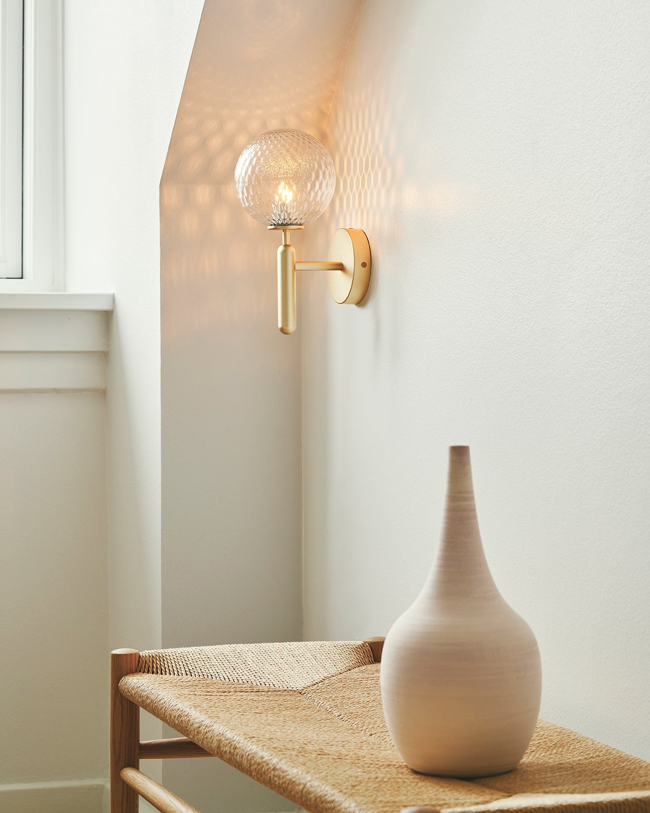 Ilirila Modern Minimalist Brass Glass Wall Light-Neutral Decor