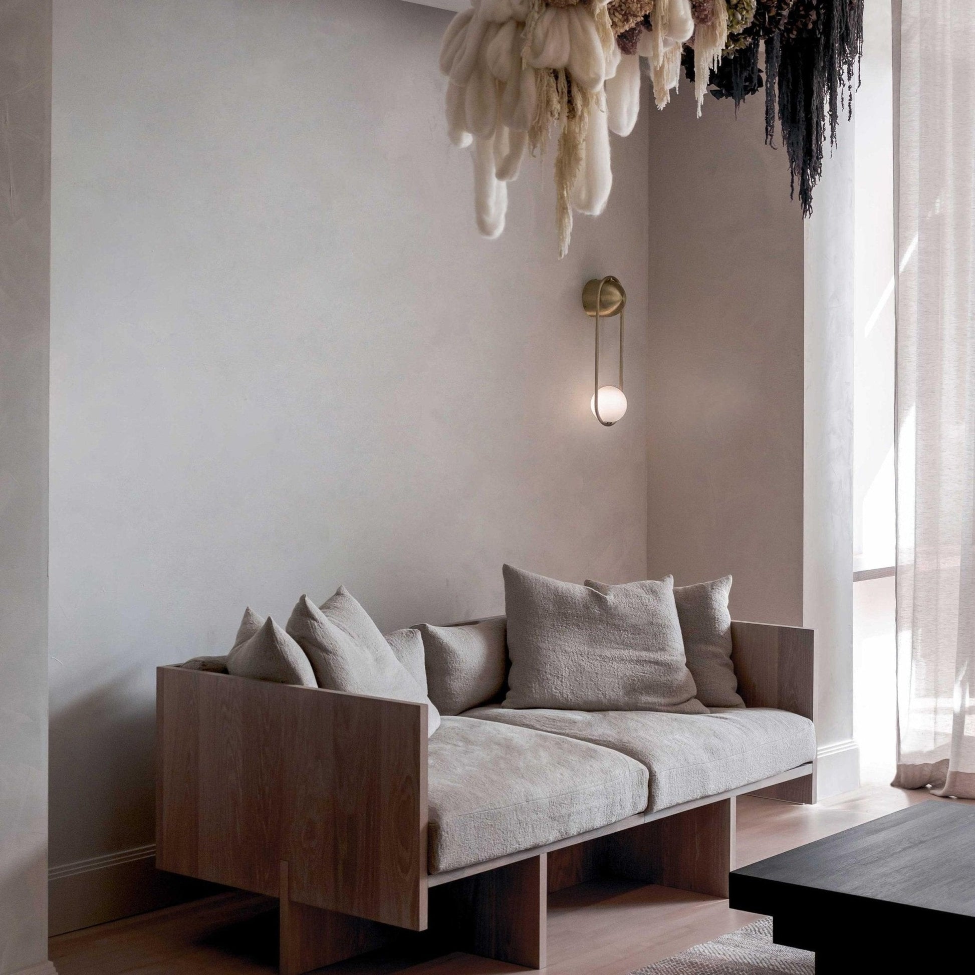 Aura Radiain Brass Minimalist Wall Lamp-Neutral Decor