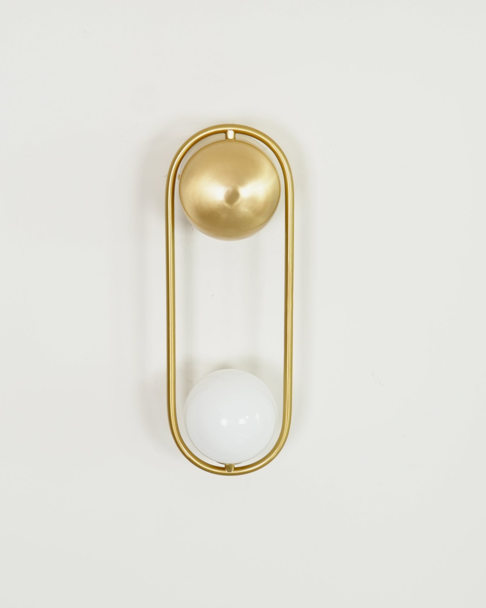 Aura Radiain Brass Minimalist Wall Lamp-Neutral Decor