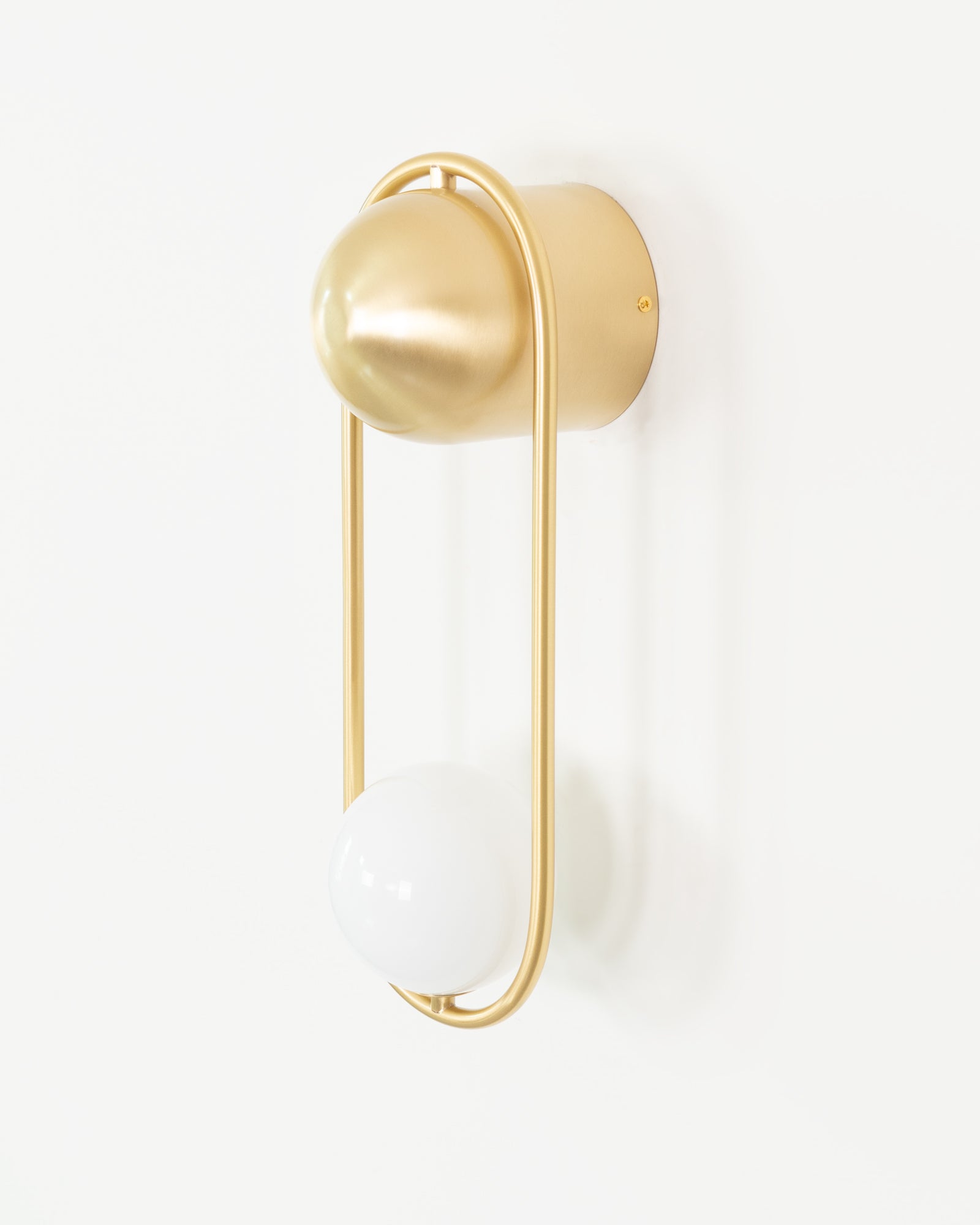 Aura Radiain Brass Minimalist Wall Lamp-Neutral Decor