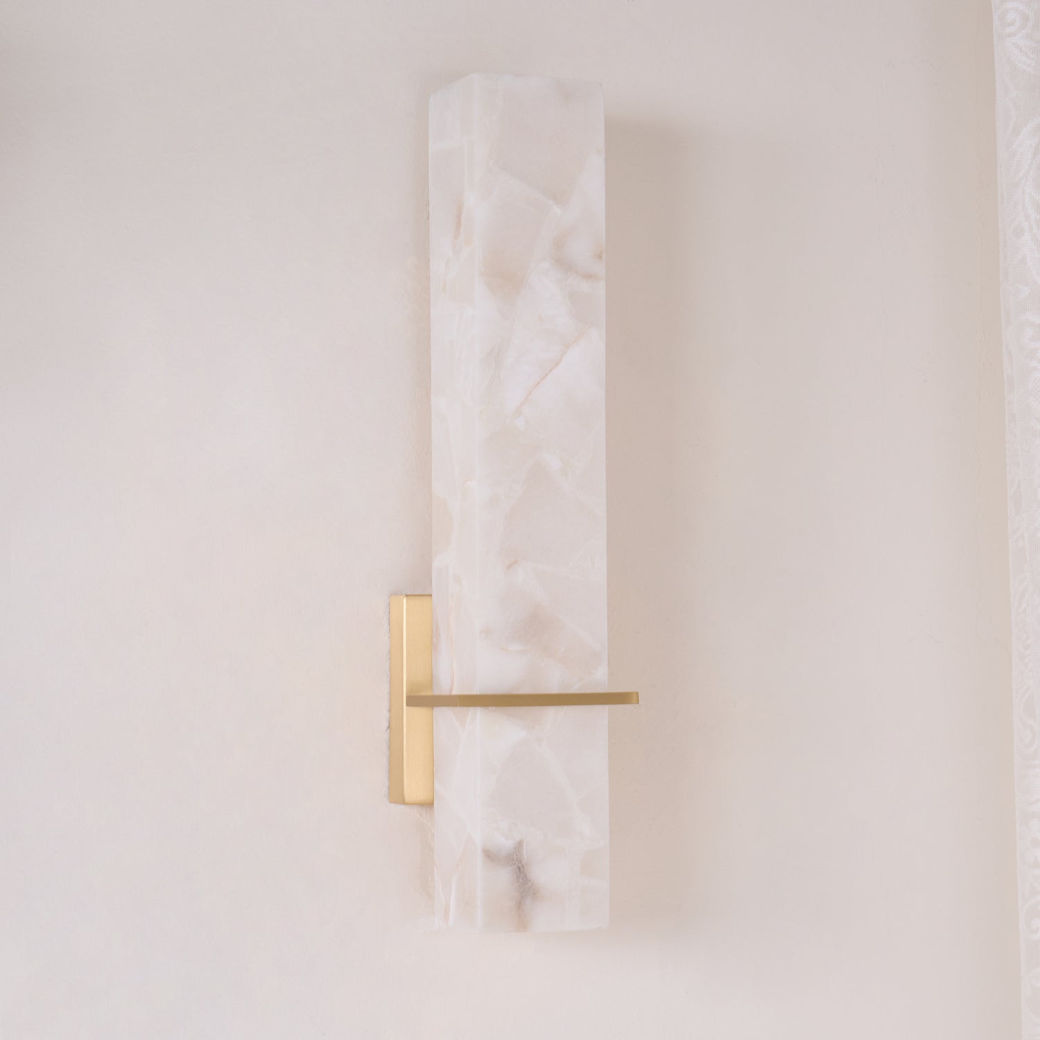 Ritta Wall Lamp White Alabaster Brass Modern Cuboid-Neutral Decor