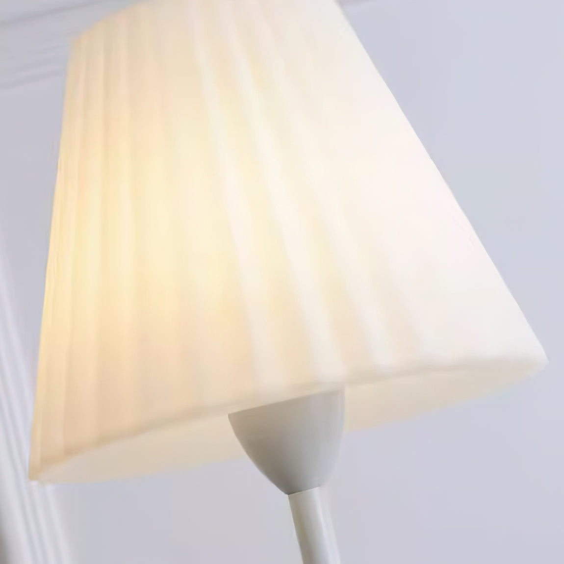 Pleaty Floor Lamp