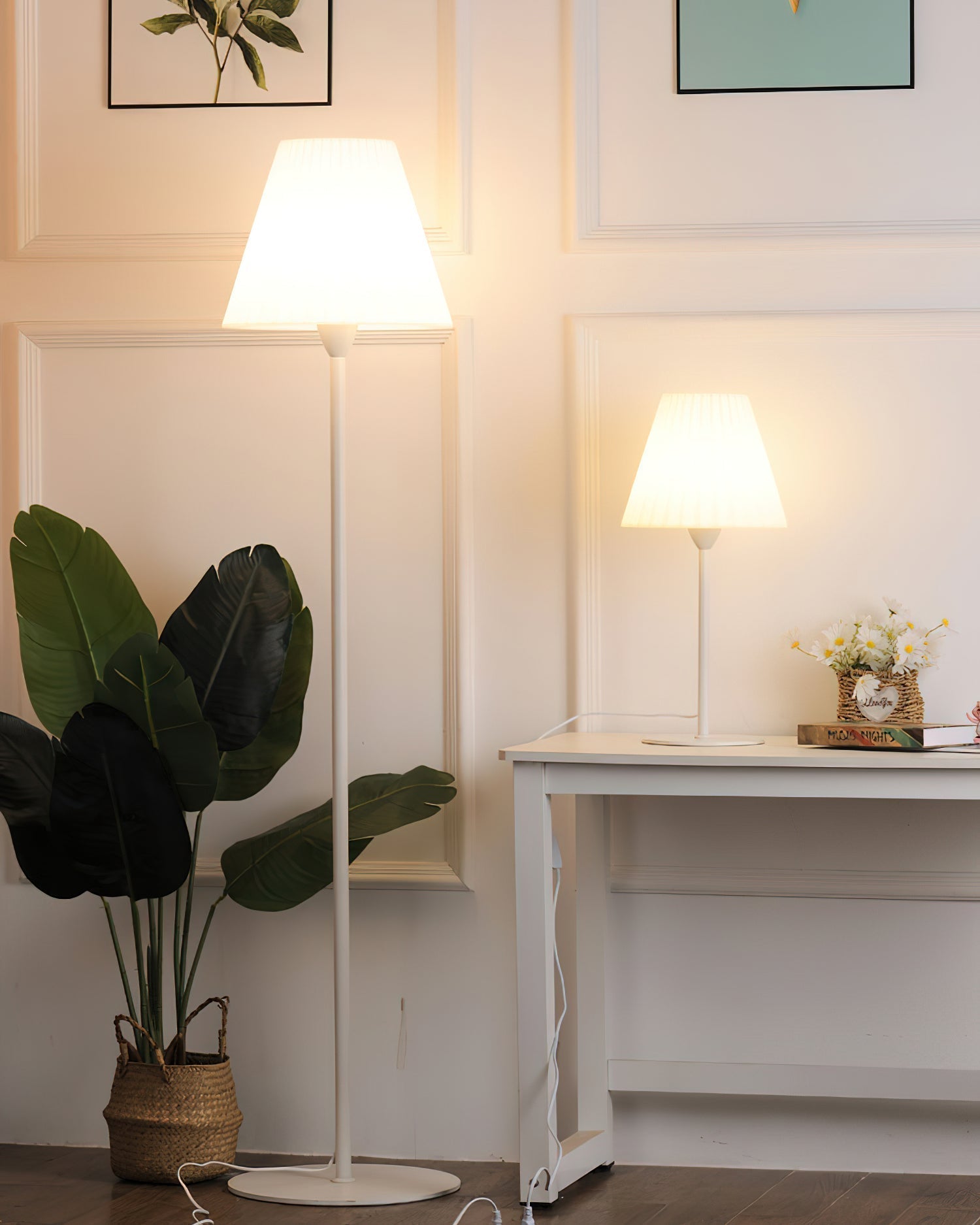 Pleaty Floor Lamp
