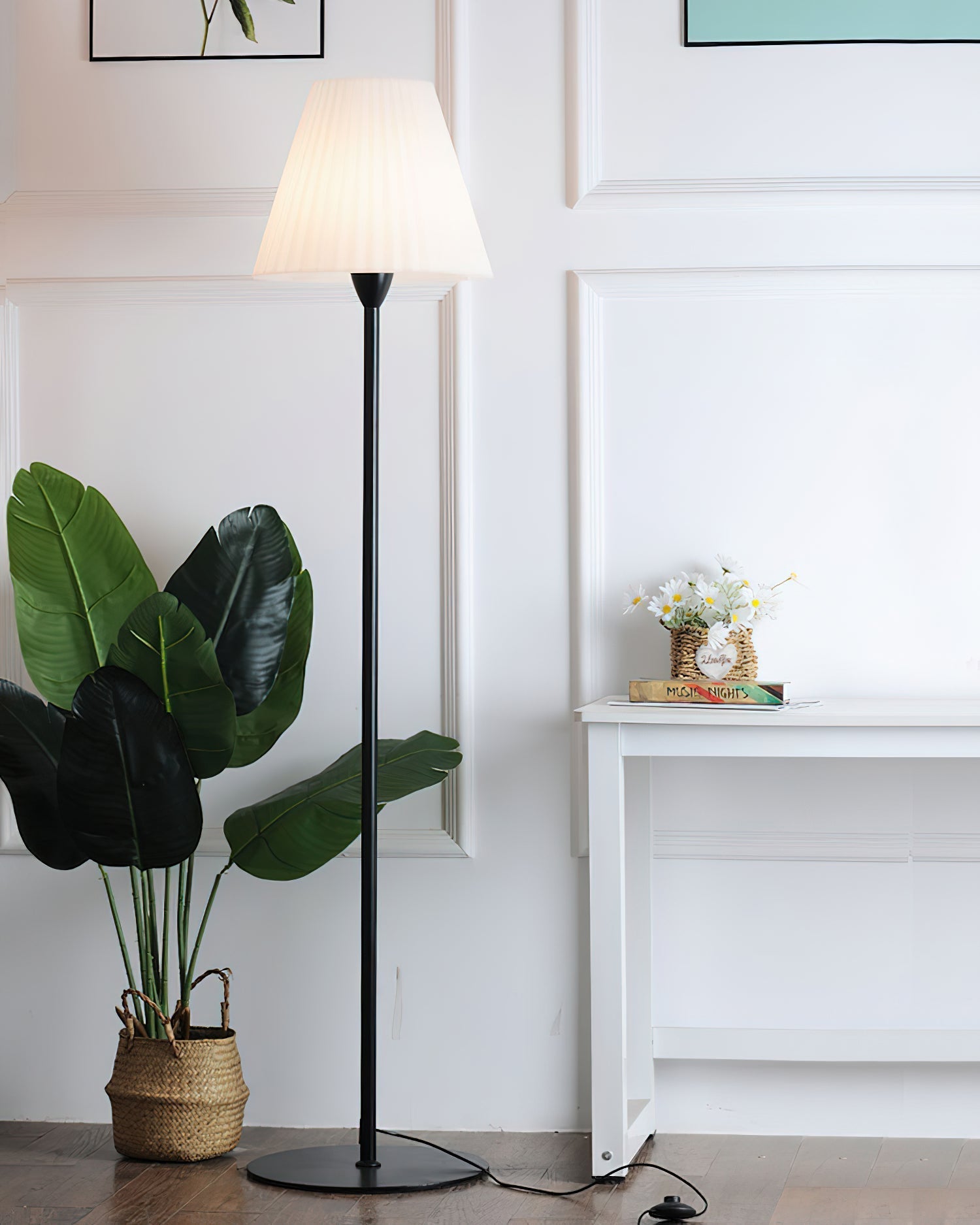 Pleaty Floor Lamp