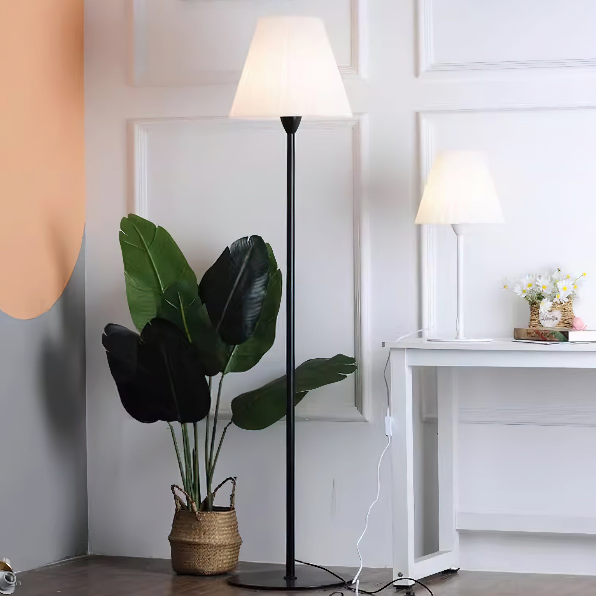Pleaty Floor Lamp