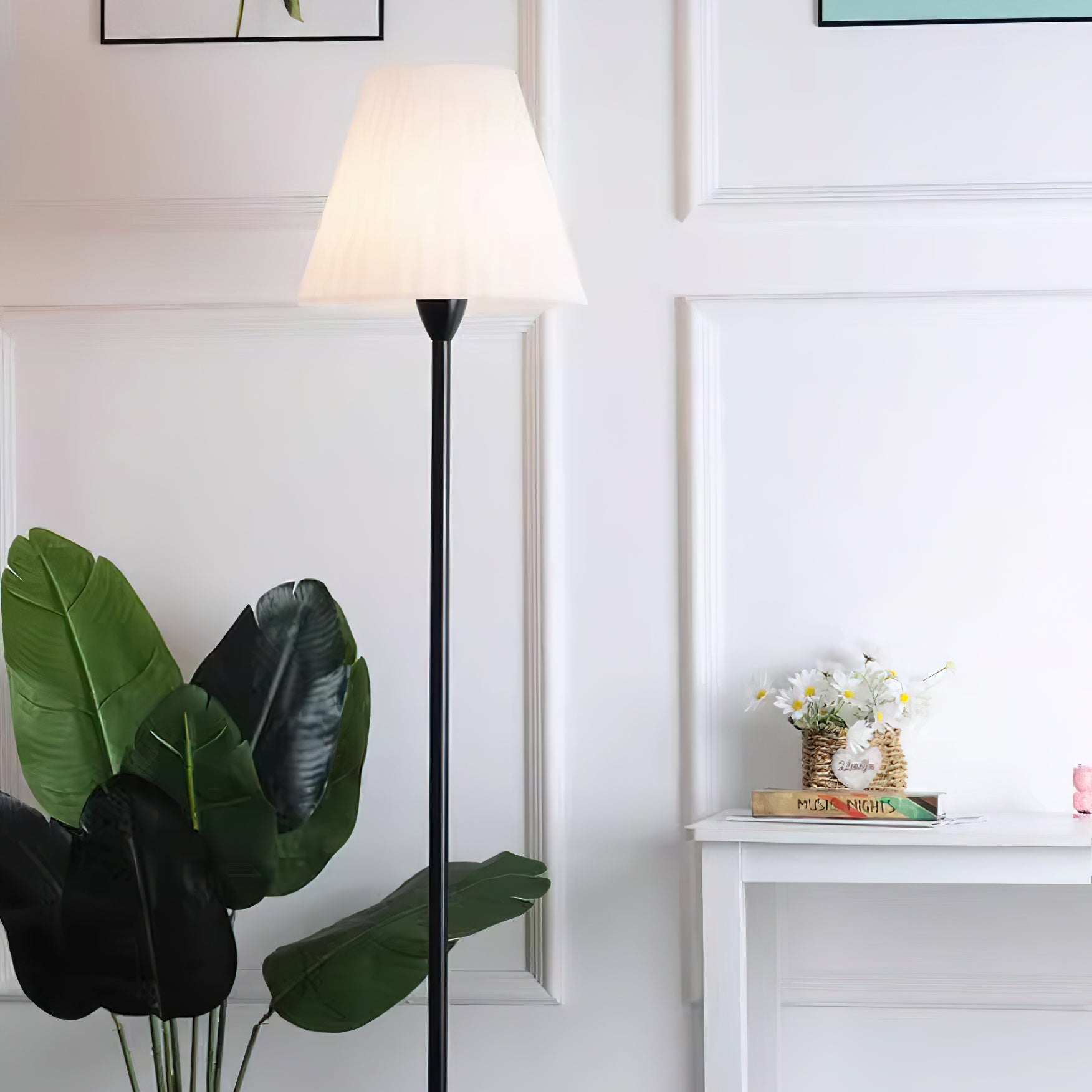 Pleaty Floor Lamp