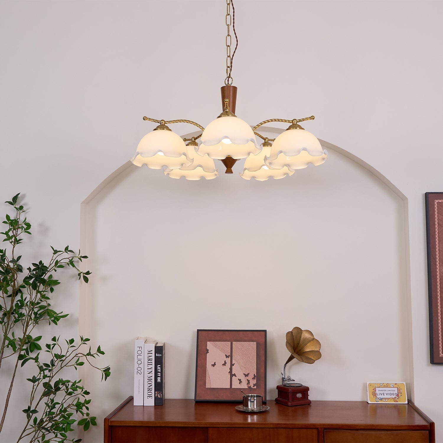 Daisy Vintage Glass Chandelier-Neutral Decor
