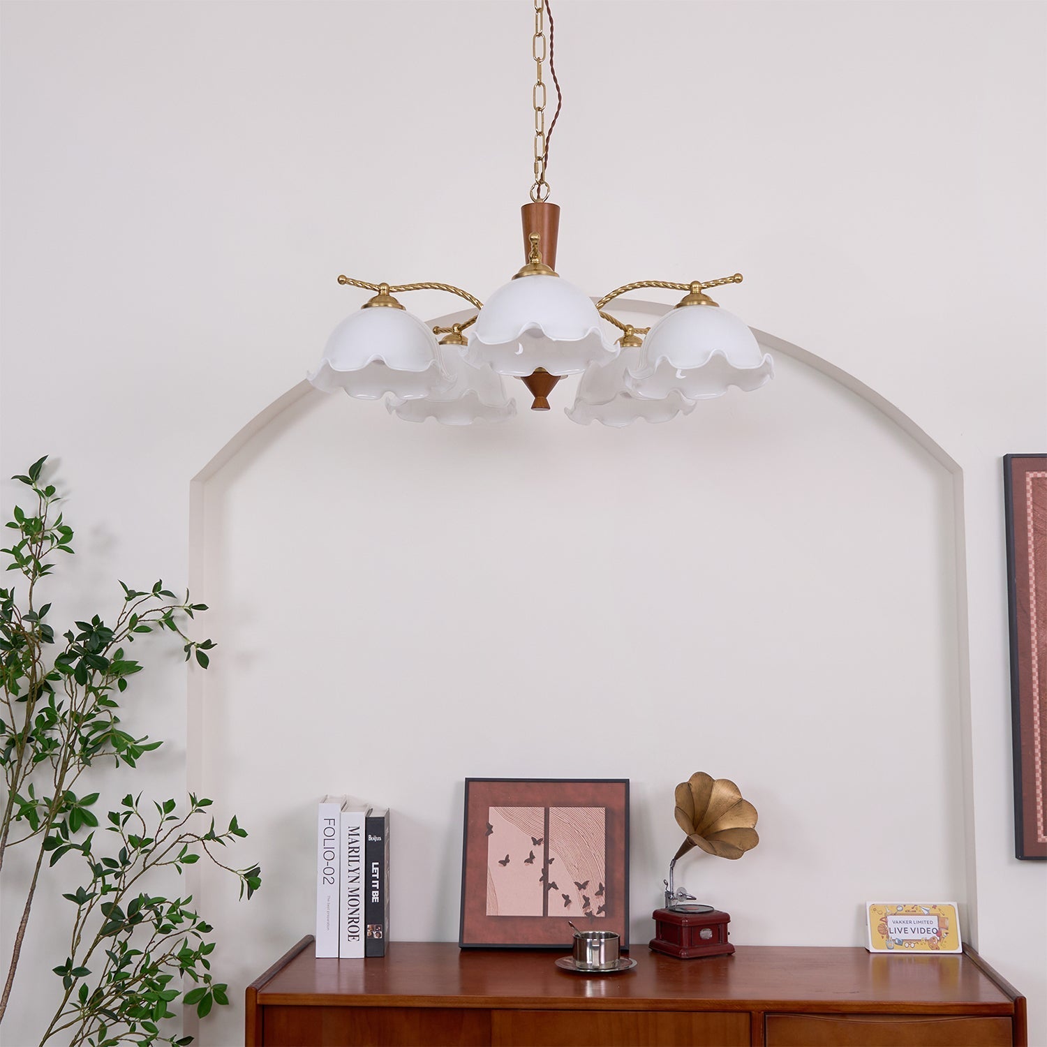 Daisy Vintage Glass Chandelier-Neutral Decor