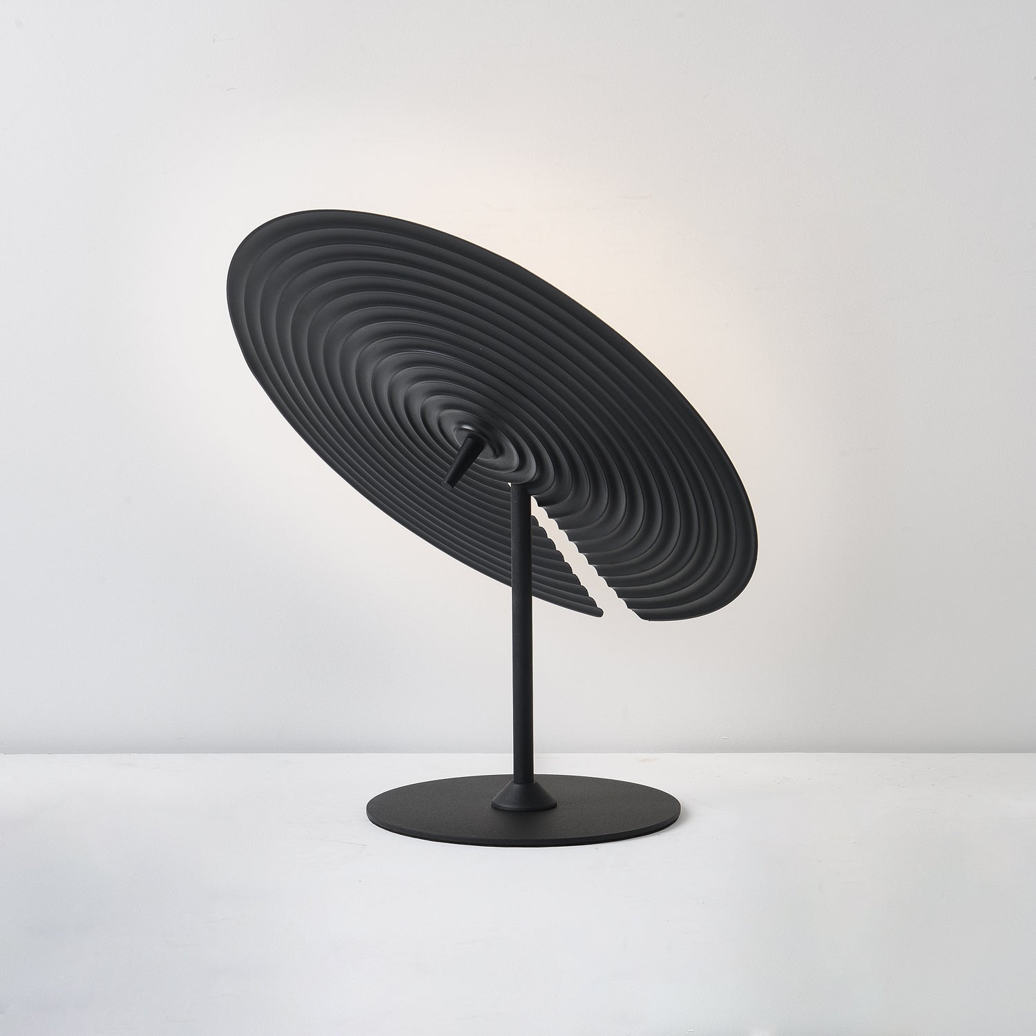 Cevenir Kinetic PE Rotomoulding Table Lamp-Neutral Decor