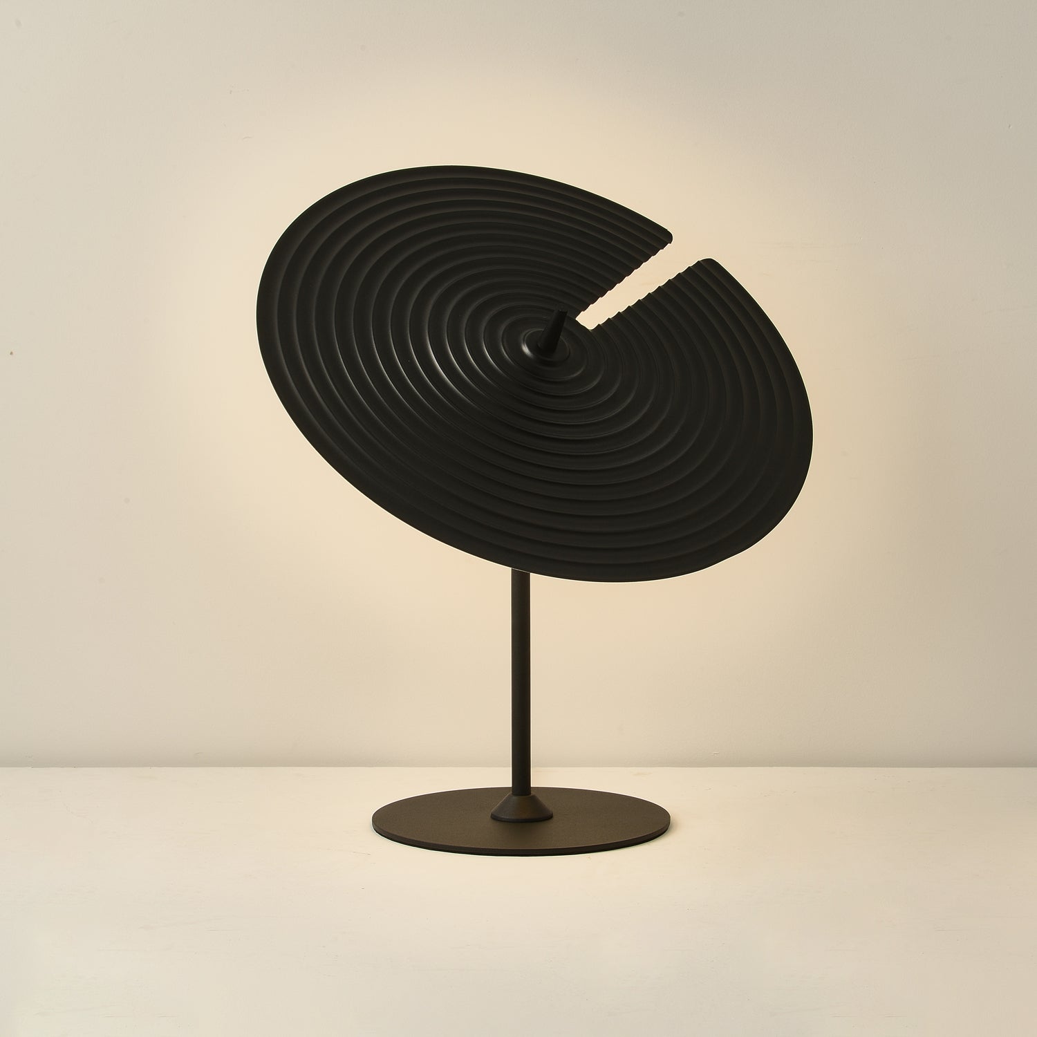 Cevenir Kinetic PE Rotomoulding Table Lamp-Neutral Decor