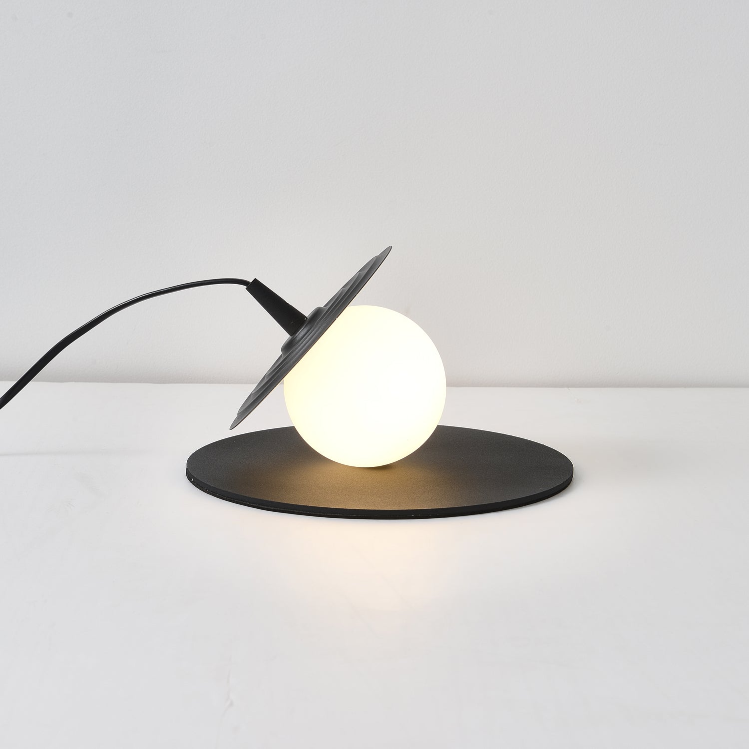 Cevenir Kinetic PE Rotomoulding Table Lamp-Neutral Decor