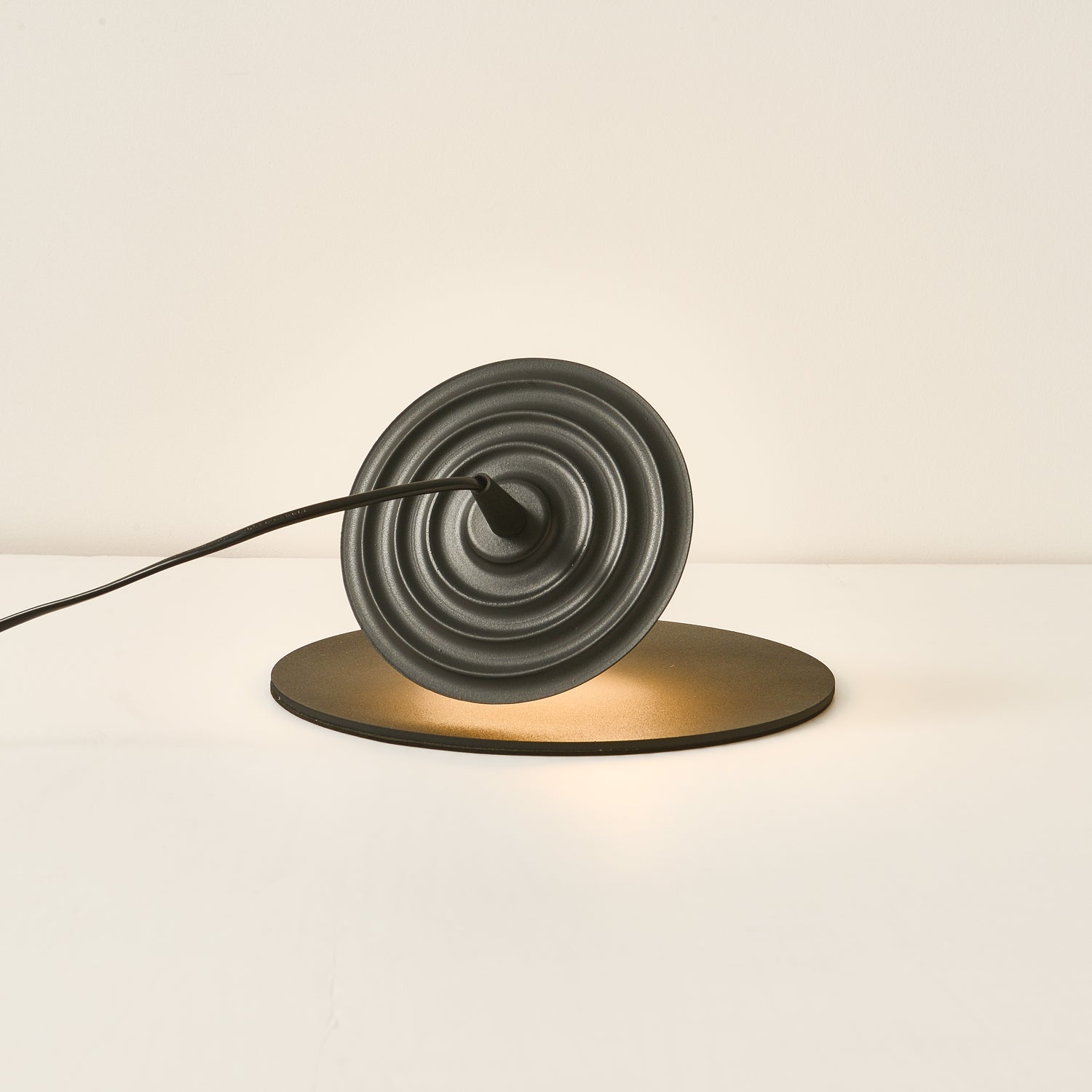 Cevenir Kinetic PE Rotomoulding Table Lamp-Neutral Decor