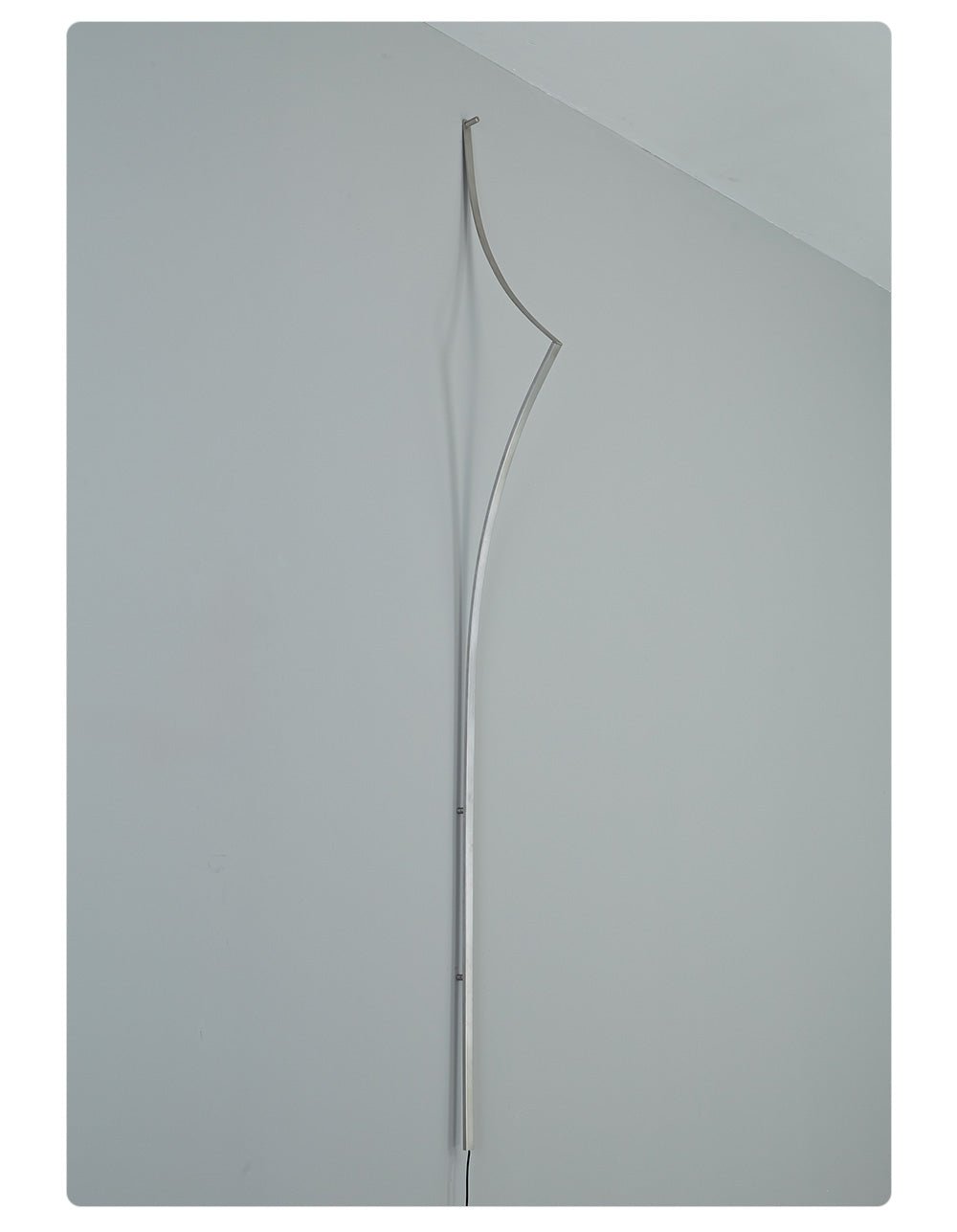 Minimalist Curving Ribbon LED Wall Sconce-Neutral Decor