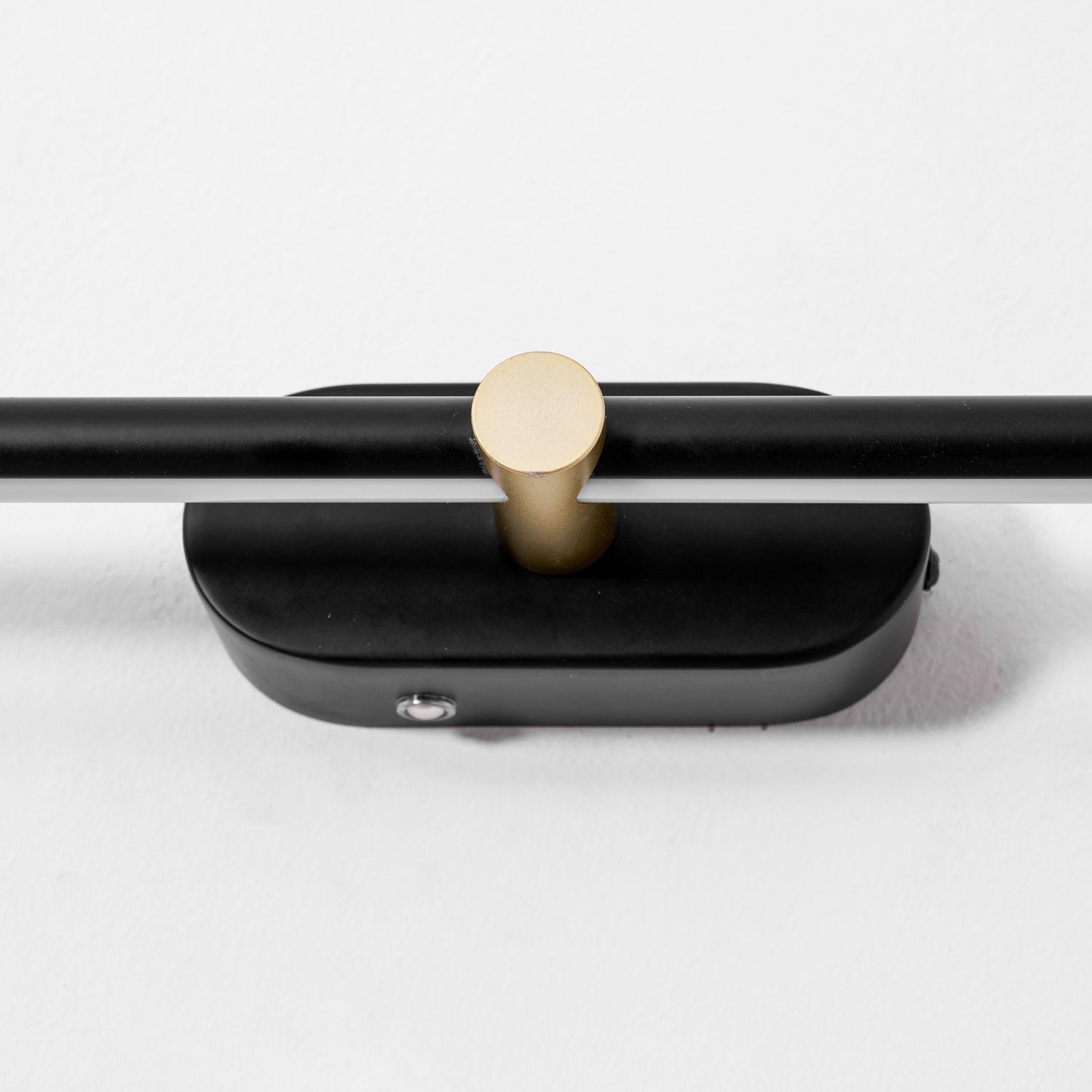 A view showing the even light distribution from the lamp.
