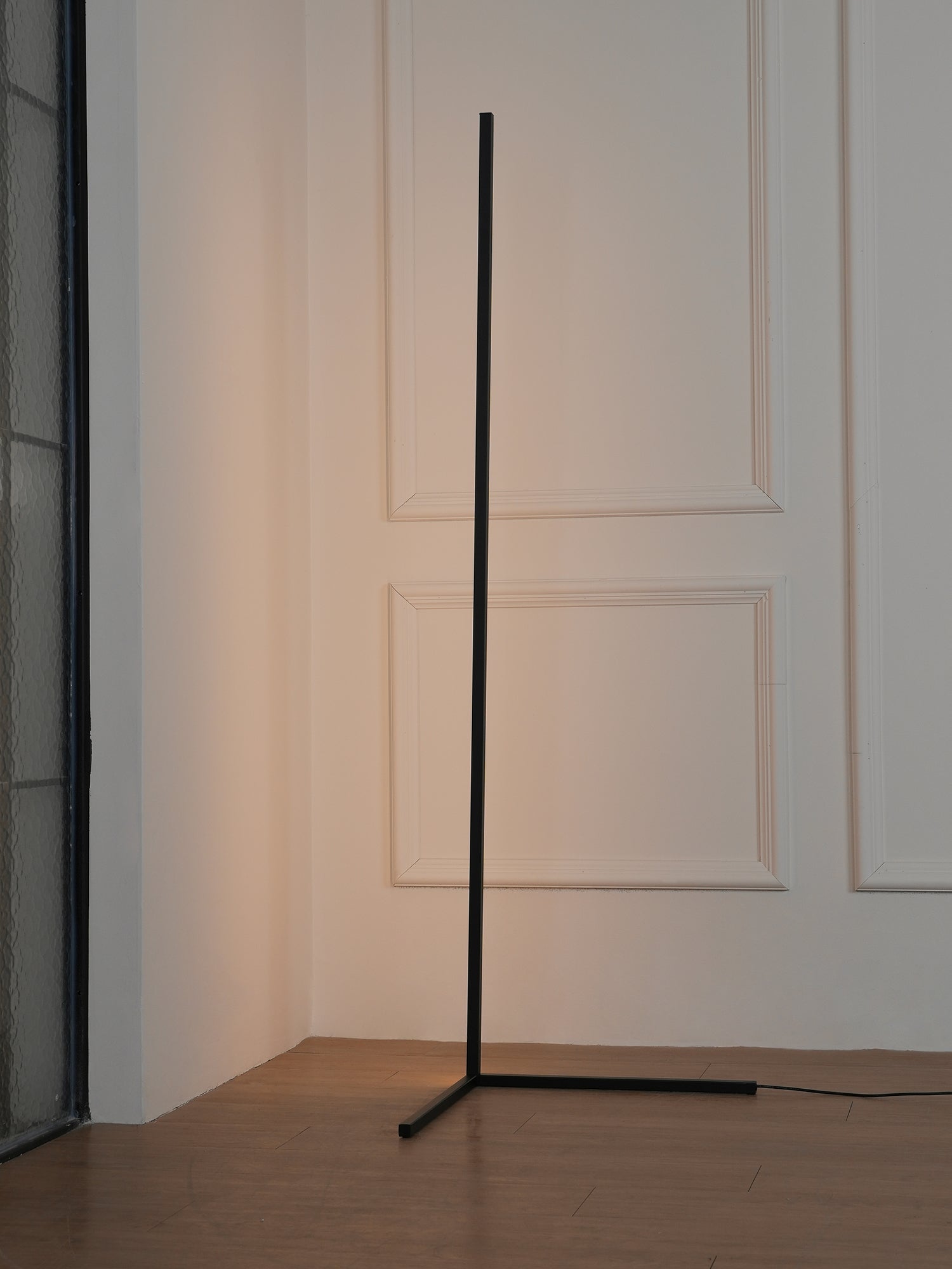 Halion Minimalist Floor Lamp-Neutral Decor