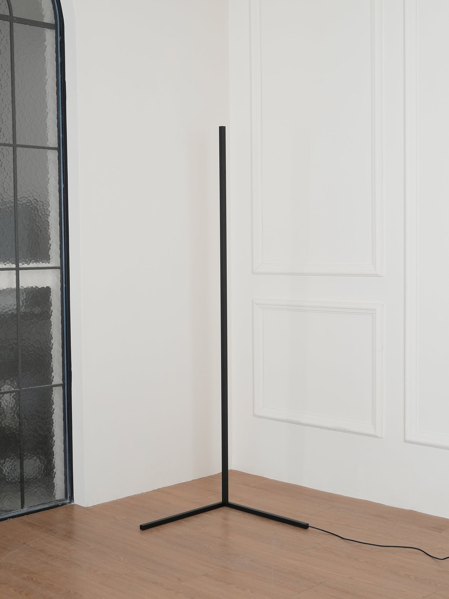 Halion Minimalist Floor Lamp-Neutral Decor