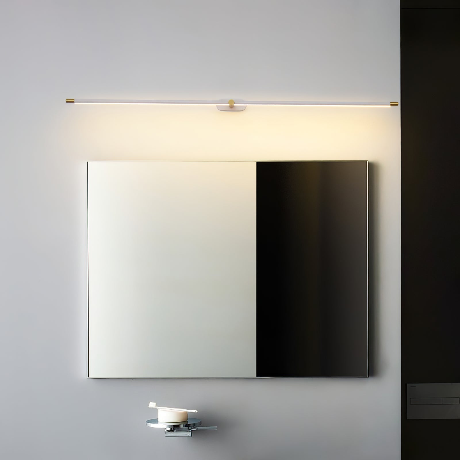 Lustra Wall Lamp Linear Plug-in-Neutral Decor