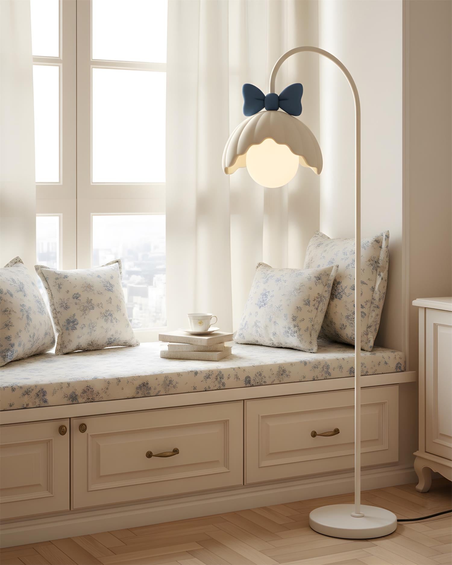 Mademoiselle Floor Lamp