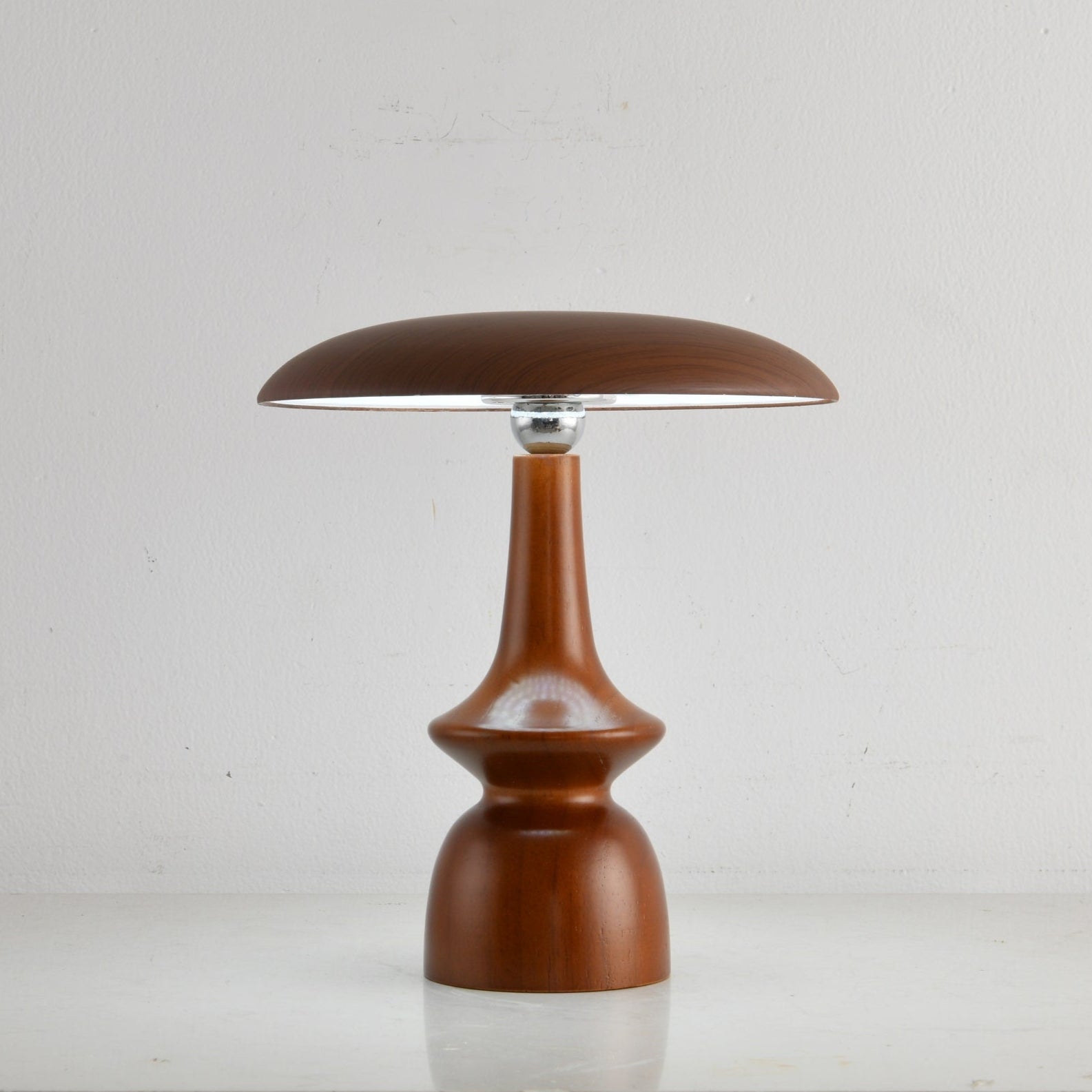 Orbis Vintage Wood Table Lamp-Neutral Decor
