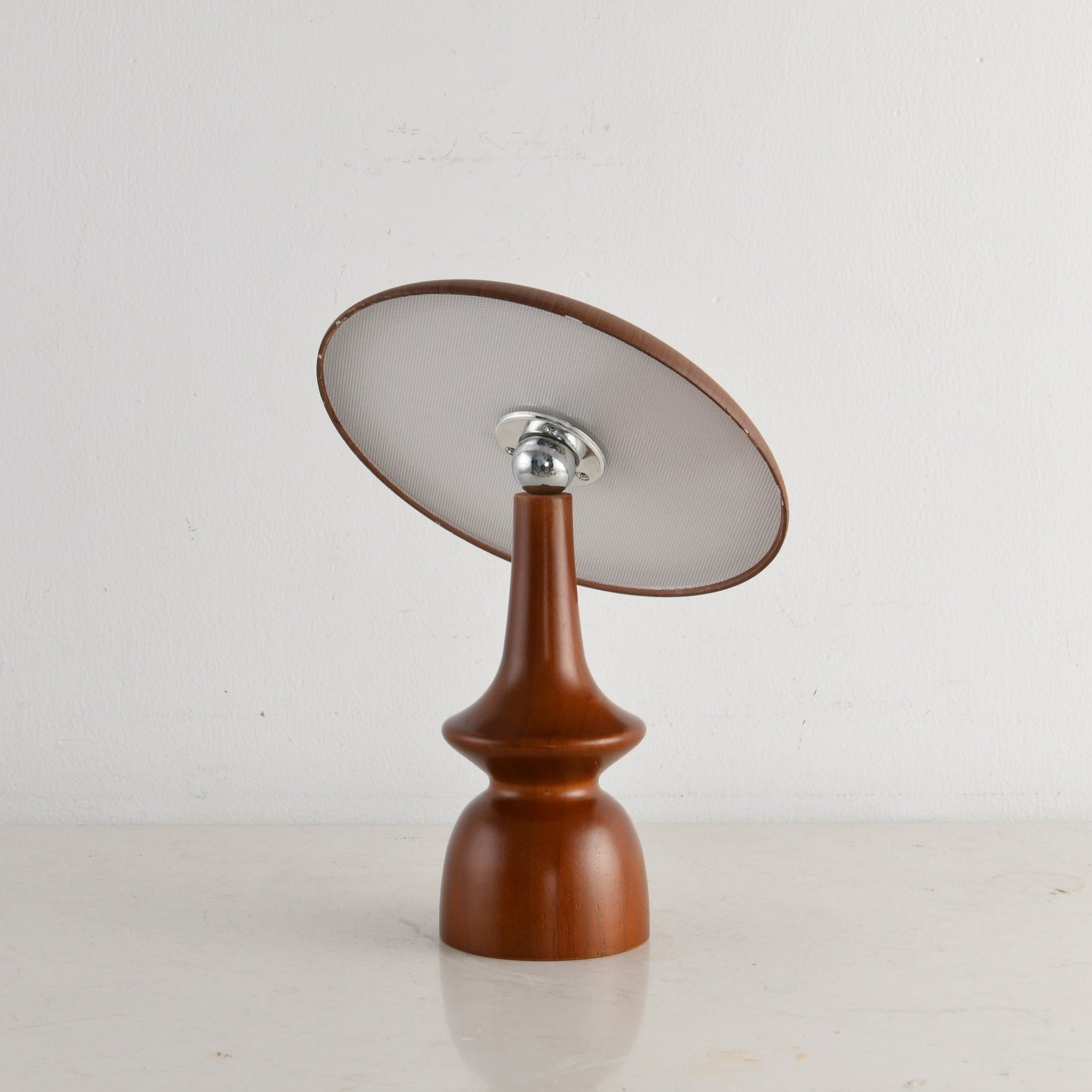 Orbis Vintage Wood Table Lamp-Neutral Decor