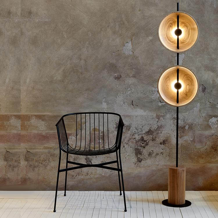 Close-up on the texture of the wood grain lampshade.