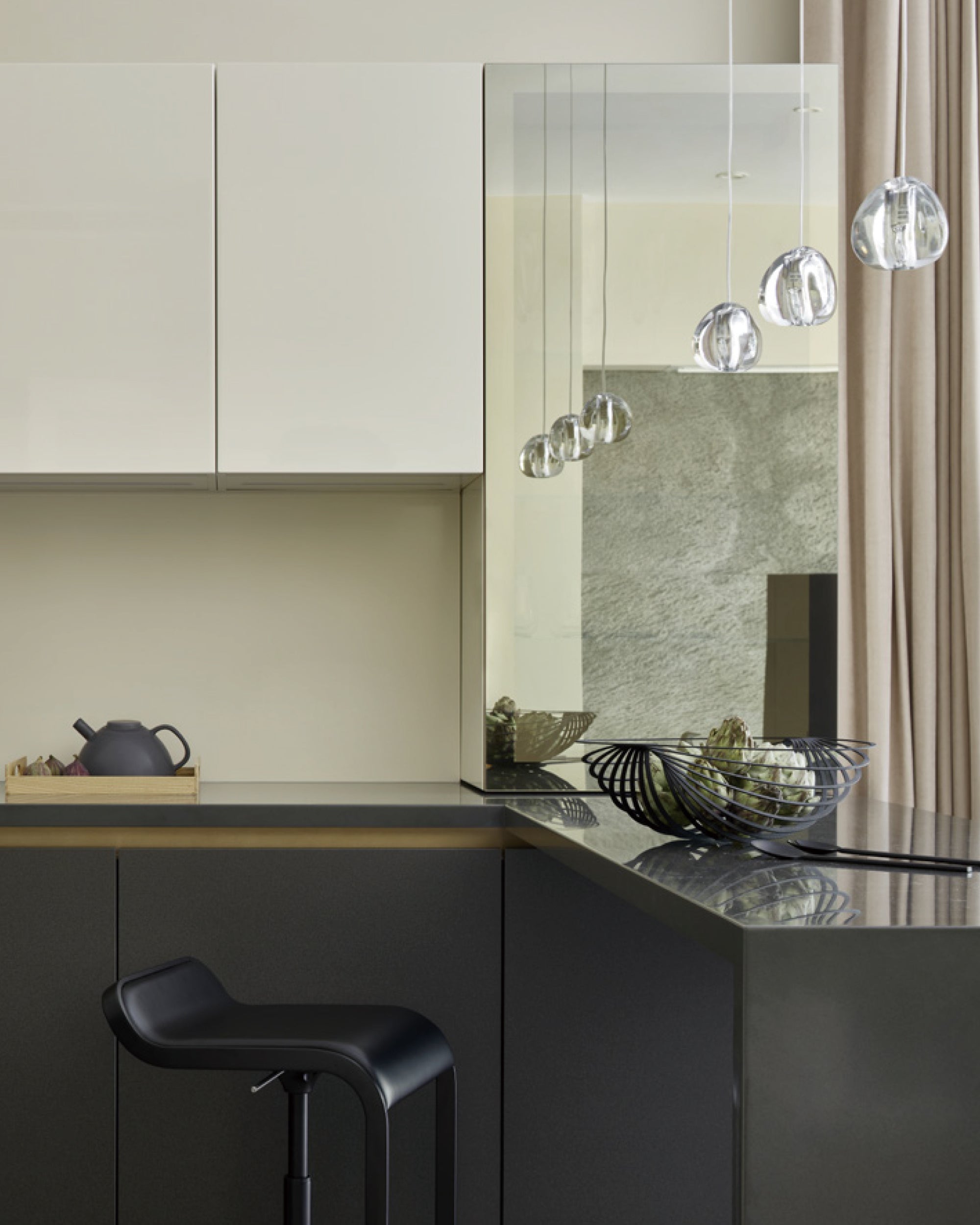 Gevlin Postmodern Luxury Cherry Crystal Pendant Lamp-Neutral Decor