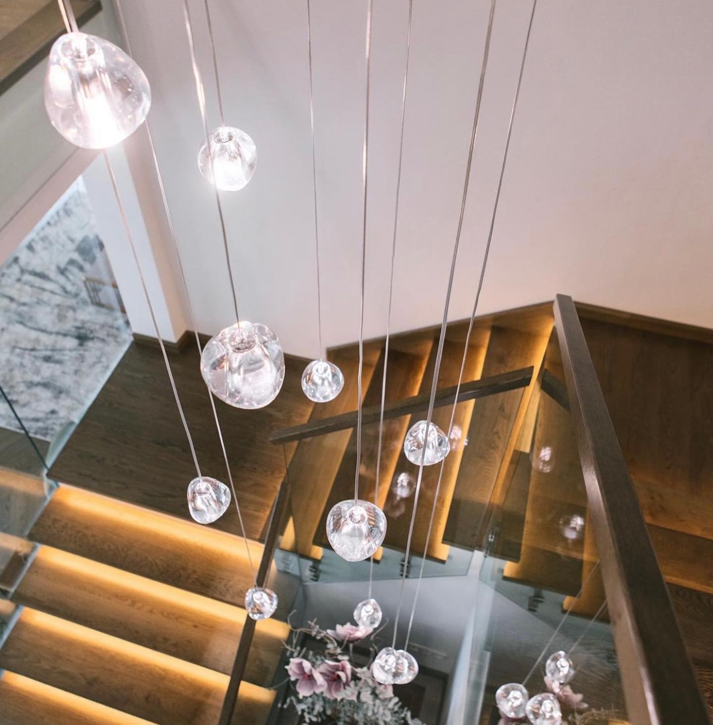 Gevlin Postmodern Luxury Cherry Crystal Pendant Lamp-Neutral Decor