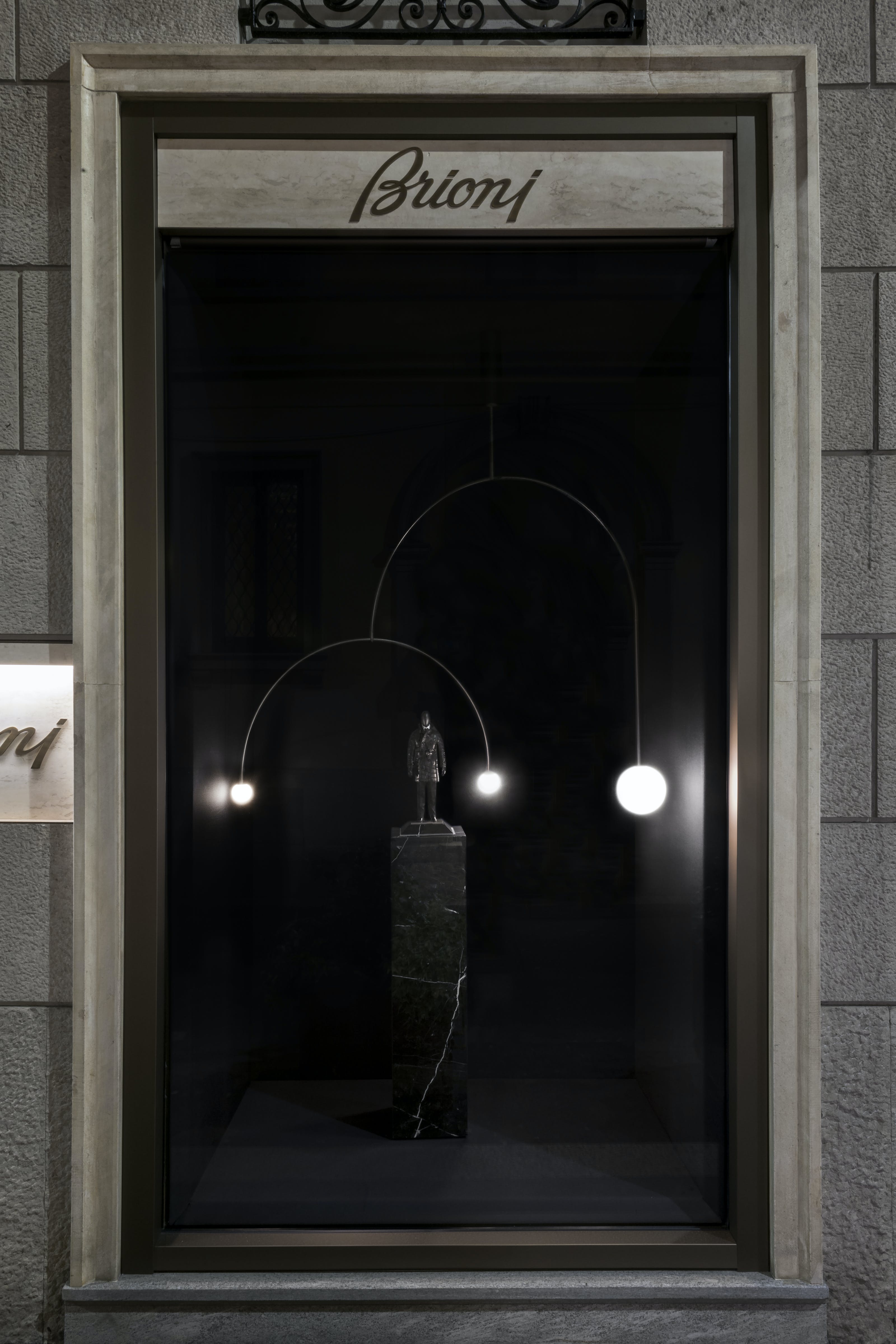Lustra Chandelier Mobile Black Minimalist-Neutral Decor