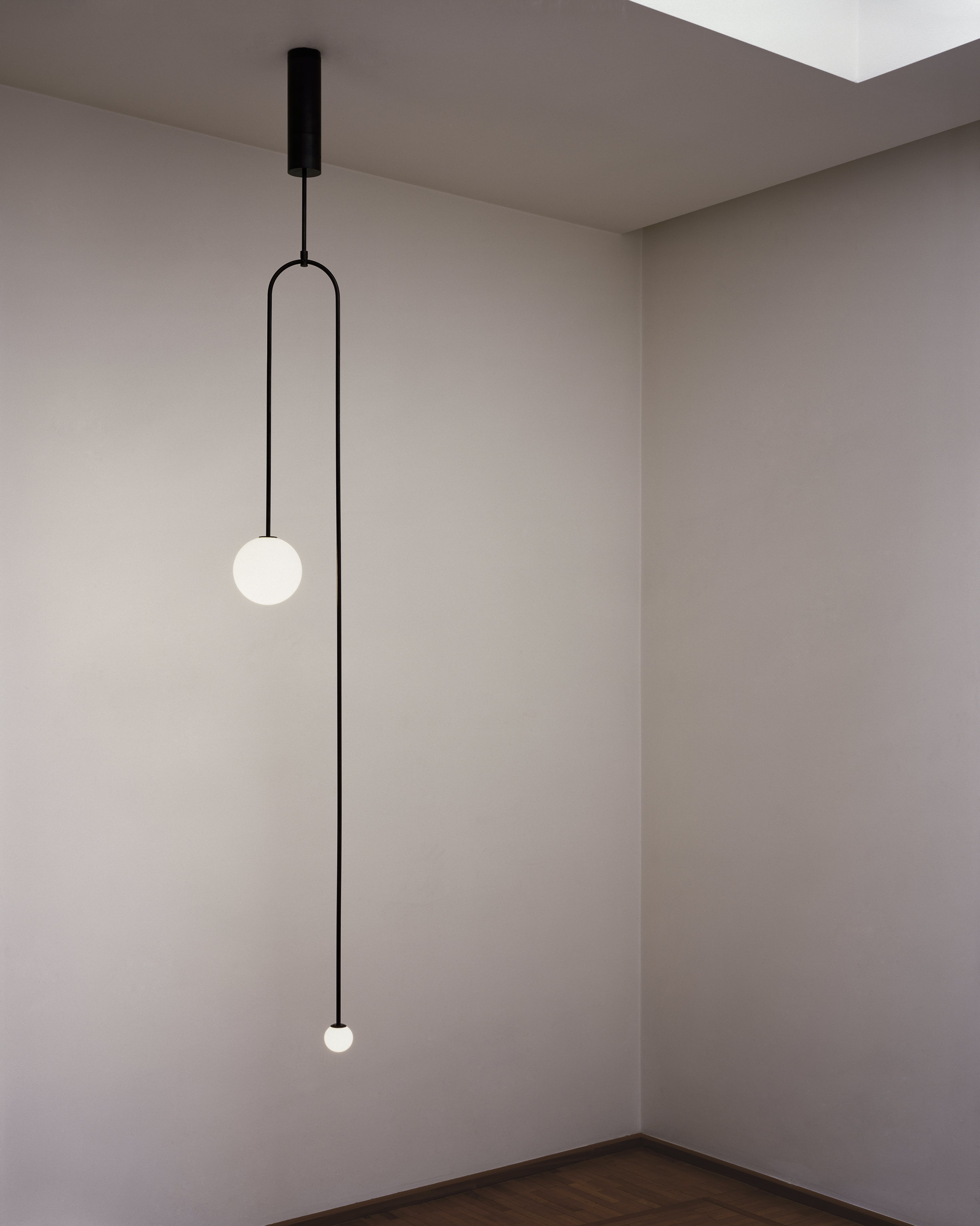 Lustra Chandelier Mobile Black Minimalist-Neutral Decor